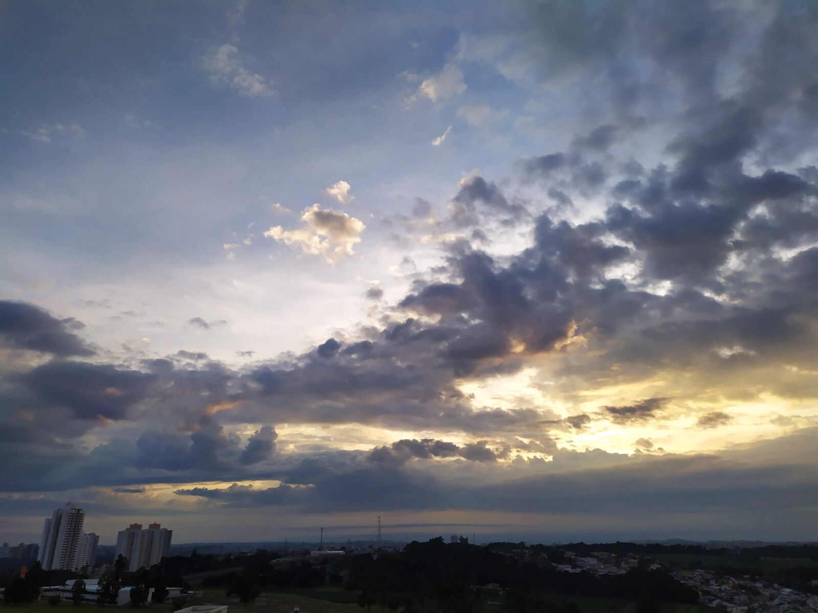 Xiaomi Redmi Note 7 sample photo. Sky, sol, clouds photography