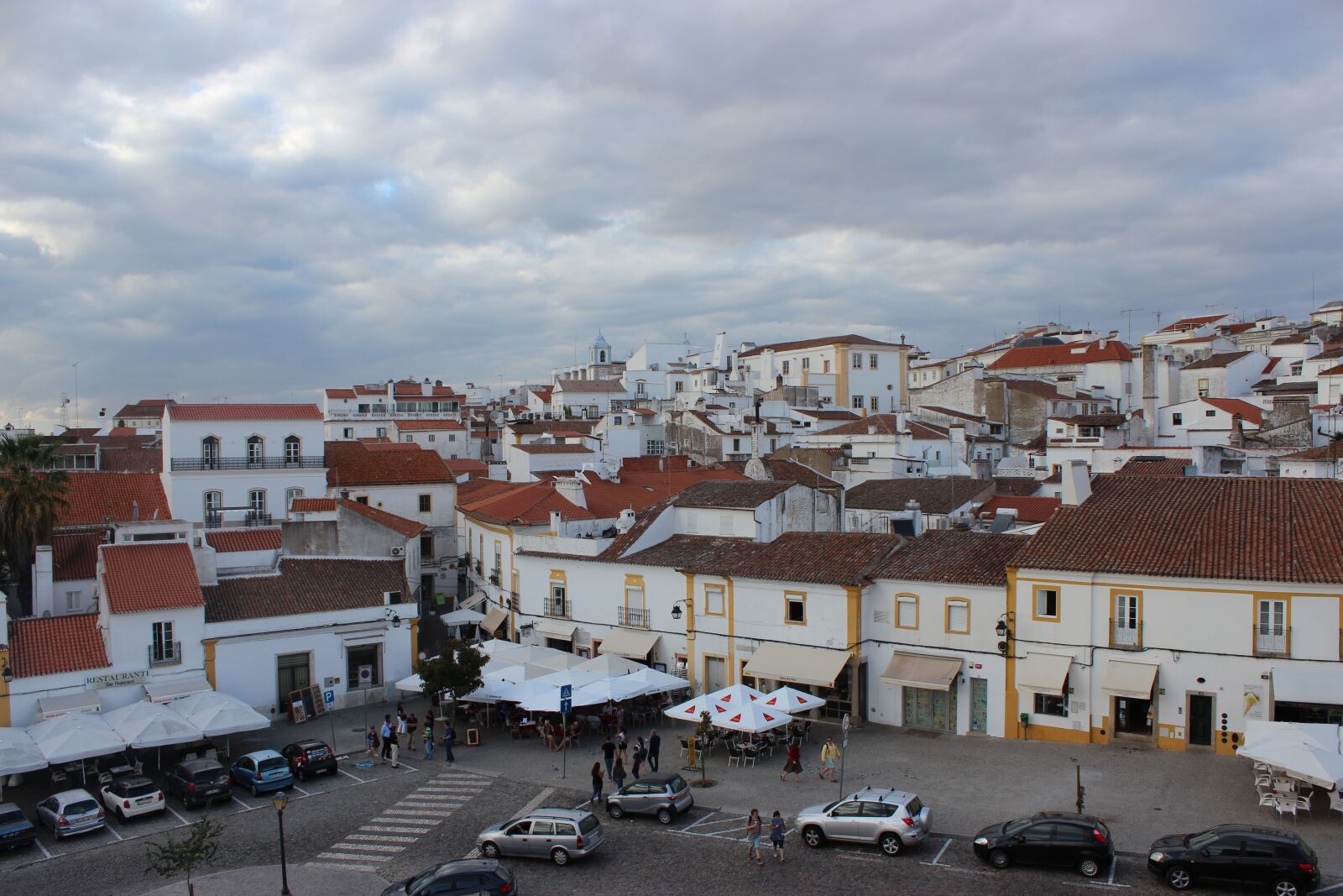 Canon EOS 600D (Rebel EOS T3i / EOS Kiss X5) sample photo. Evora, portugal, city photography