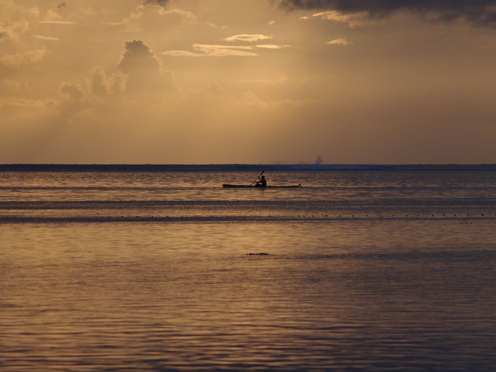 Olympus E-300 (EVOLT E-300) sample photo. Lagoon, tahiti, sea photography