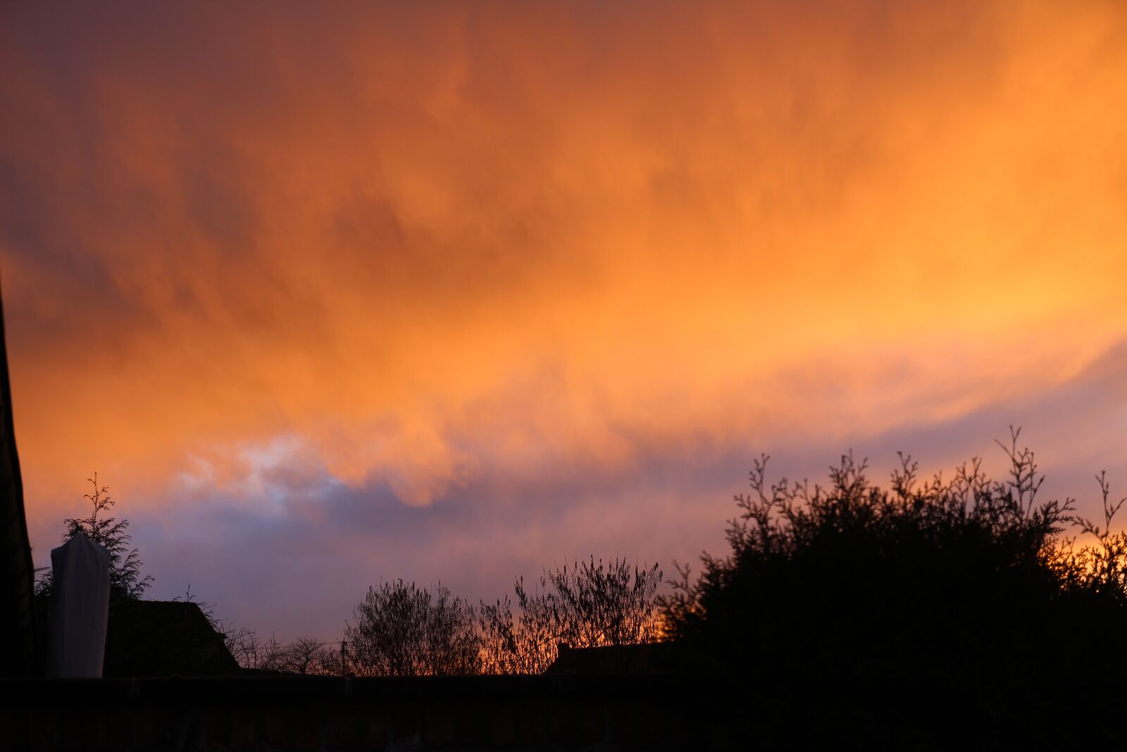 Canon EOS 650D (EOS Rebel T4i / EOS Kiss X6i) sample photo. Sky, red sky, mood photography