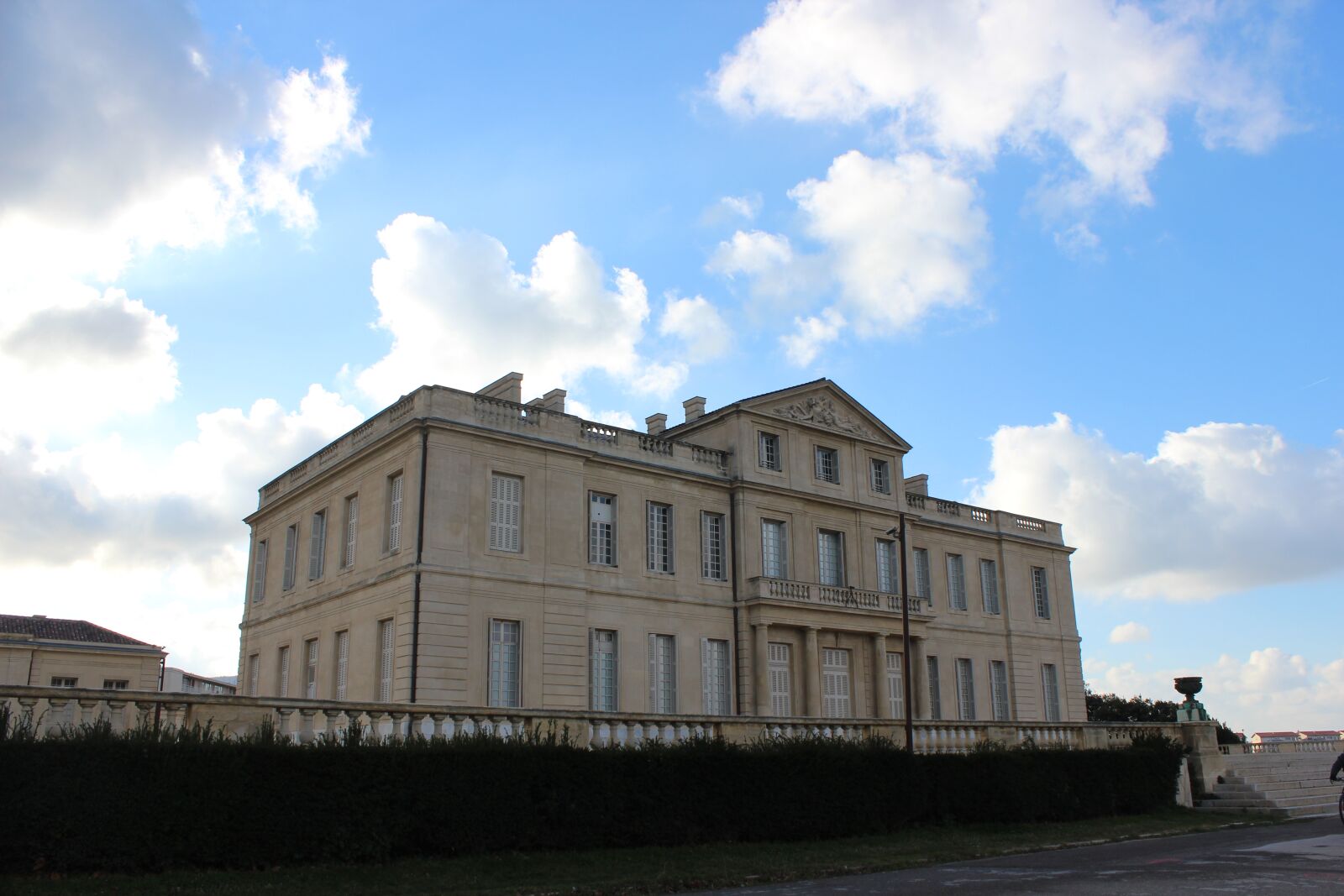 Canon EOS 600D (Rebel EOS T3i / EOS Kiss X5) sample photo. Castle, facade, monument photography