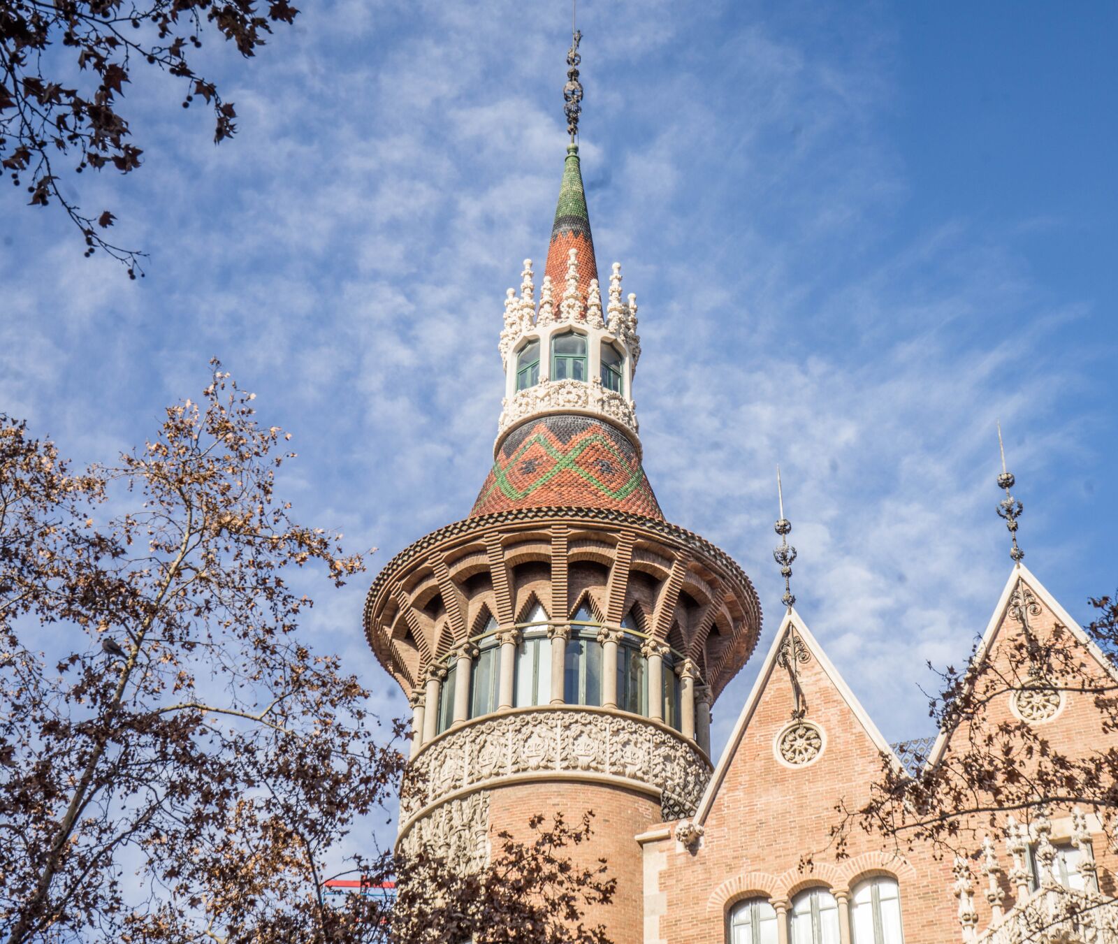 Sony a7R + Sony FE 28-70mm F3.5-5.6 OSS sample photo. Barcelona, spain, architecture photography