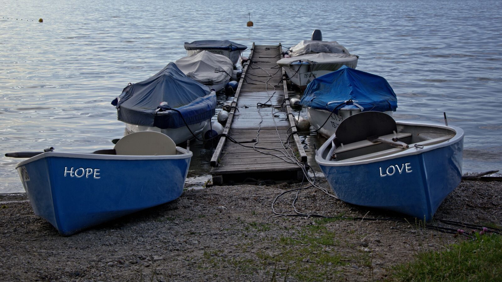 18.0-105.0mm f/3.5-f/5.6 sample photo. Web, pier, boats photography