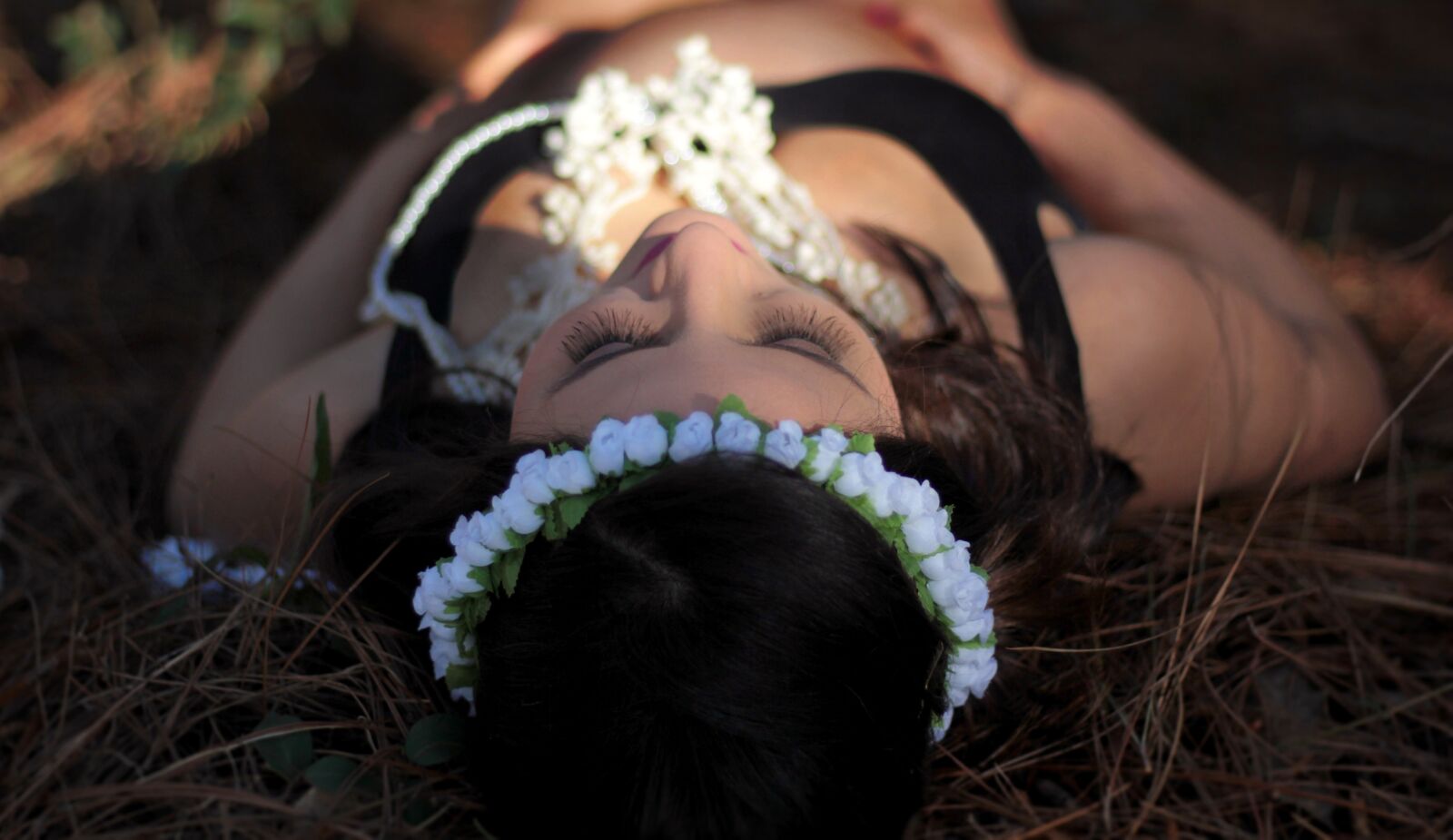 Canon EOS 60D + Canon EF 50mm F1.8 STM sample photo. Flowers, grass, model photography