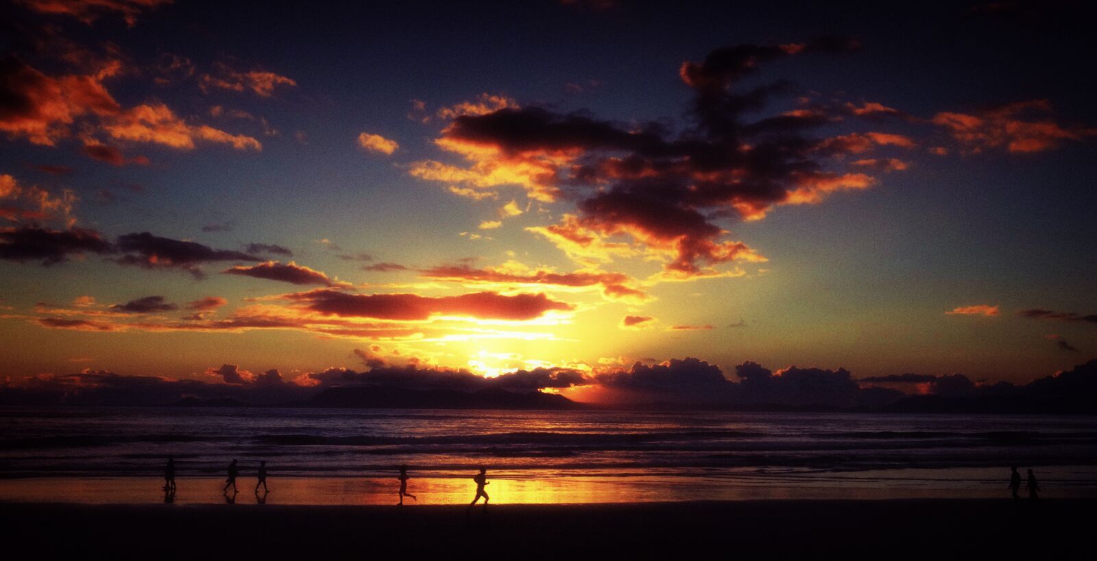 Sony Cyber-shot DSC-HX300 sample photo. Sunset, beach, clouds photography