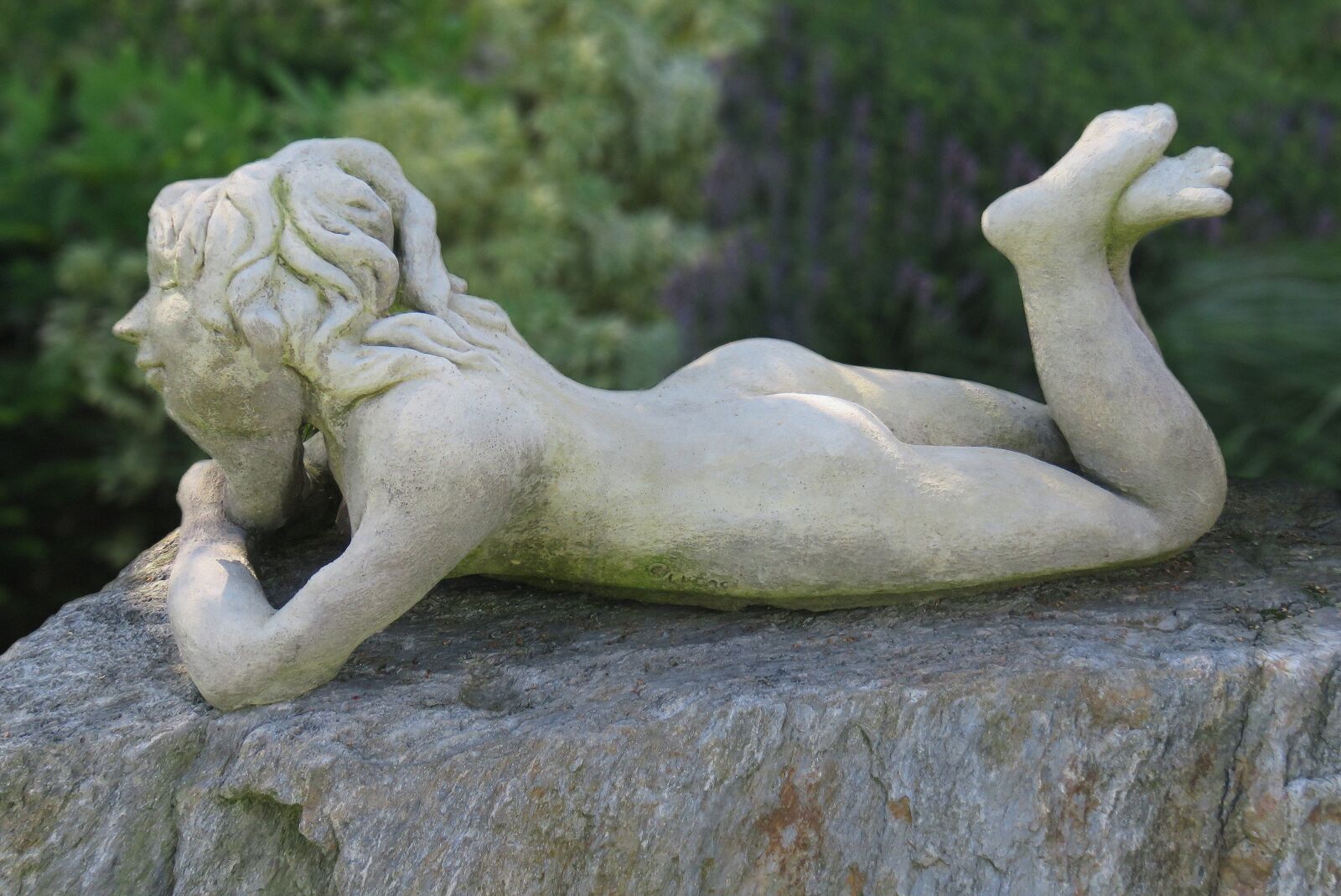 Canon PowerShot SX710 HS sample photo. Sculpture, garden figurines, female photography