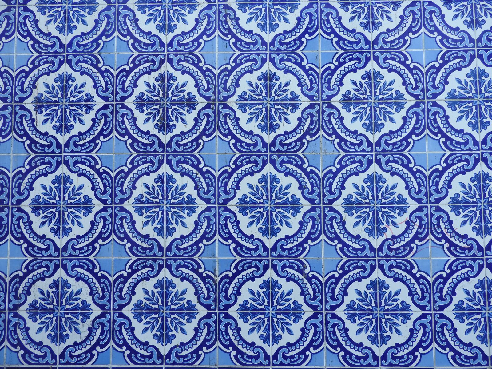 Nikon Coolpix P610 sample photo. Porto, tile, oporto photography