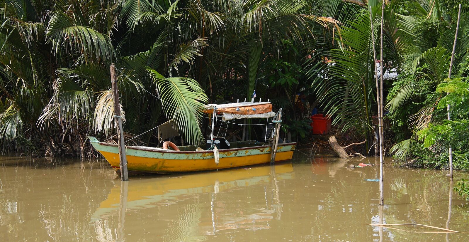 Canon EOS 450D (EOS Rebel XSi / EOS Kiss X2) sample photo. River, boat, malaysia photography