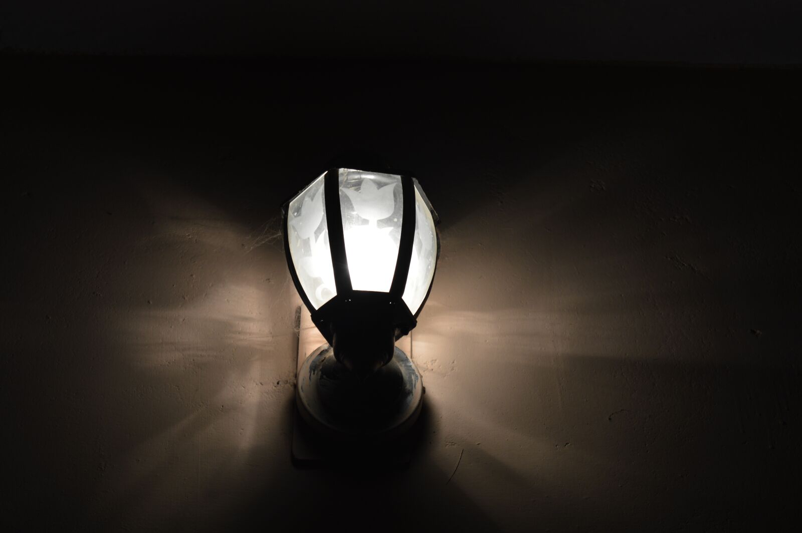 Nikon D3200 sample photo. Light, night lamp, dark photography