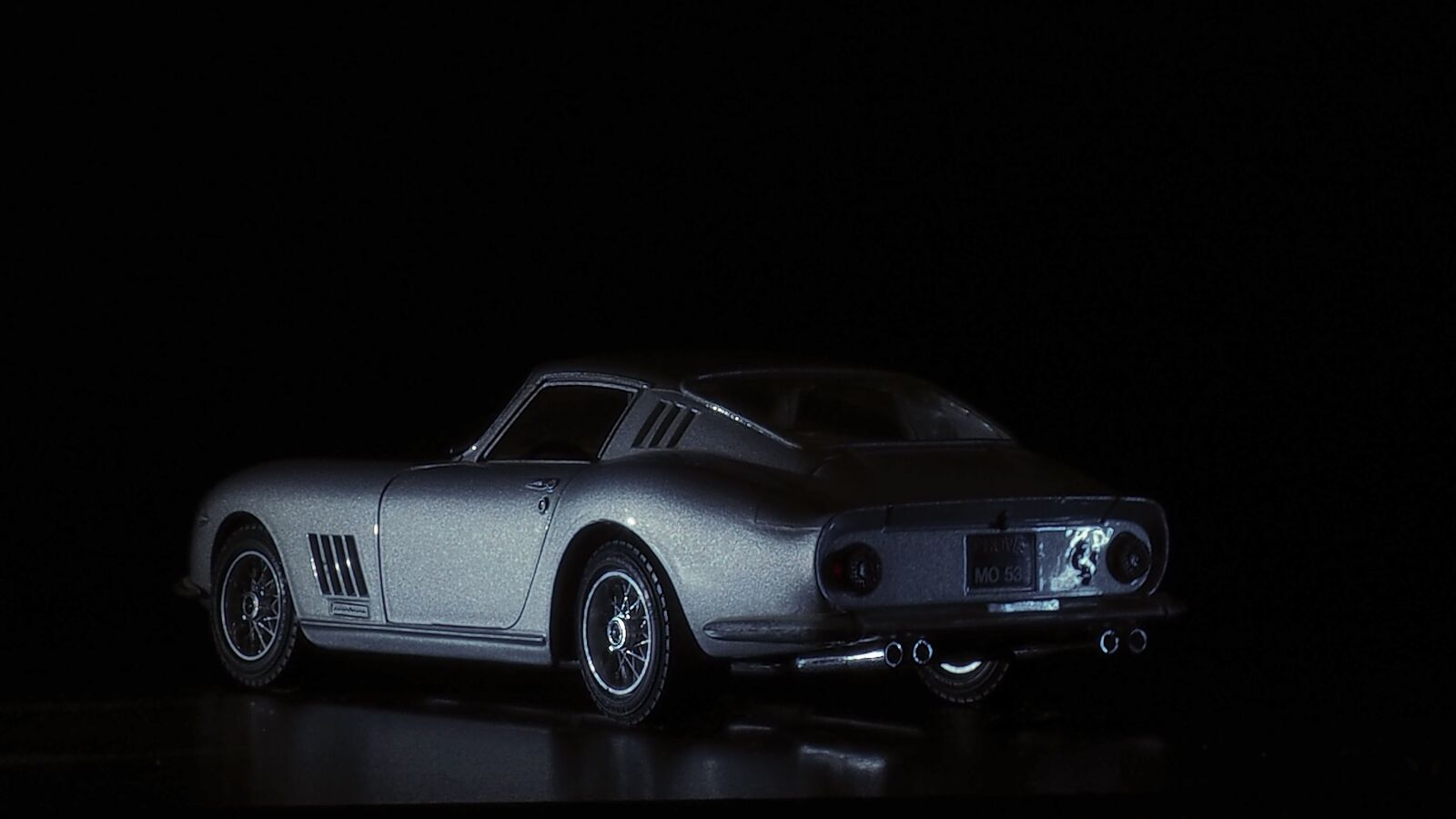 Olympus OM-D E-M5 II sample photo. Burago, ferrari 275 gtb4 photography