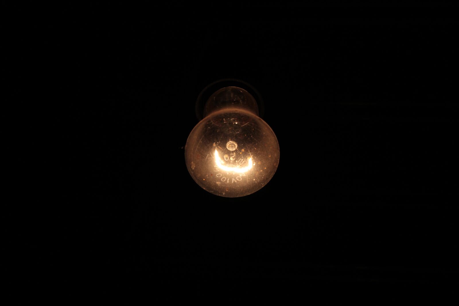 Canon EOS 550D (EOS Rebel T2i / EOS Kiss X4) sample photo. Night, lightbulb, the filament photography
