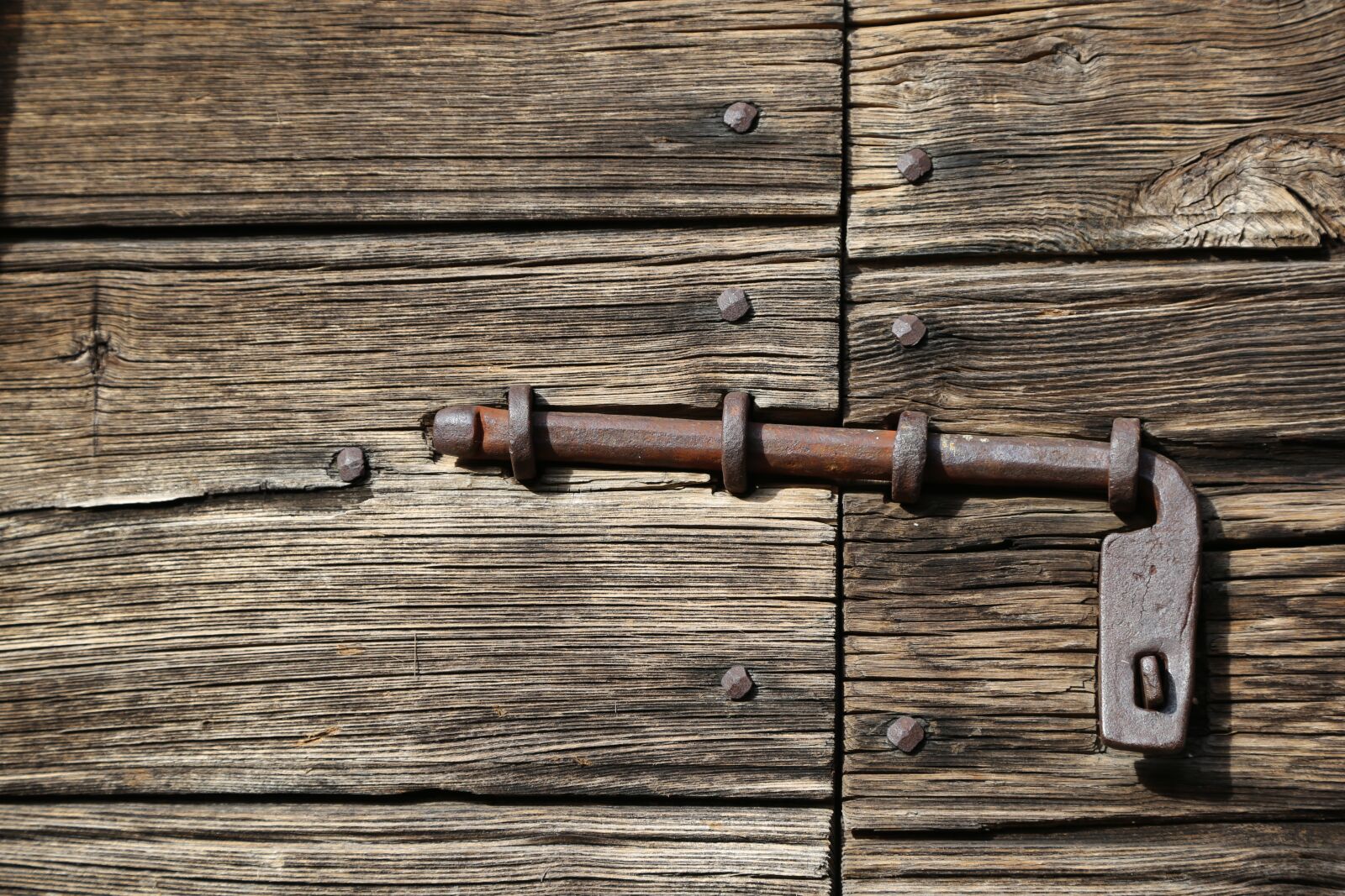 Canon EOS 6D + Canon EF 24-105mm F4L IS USM sample photo. Antique, castle, door photography