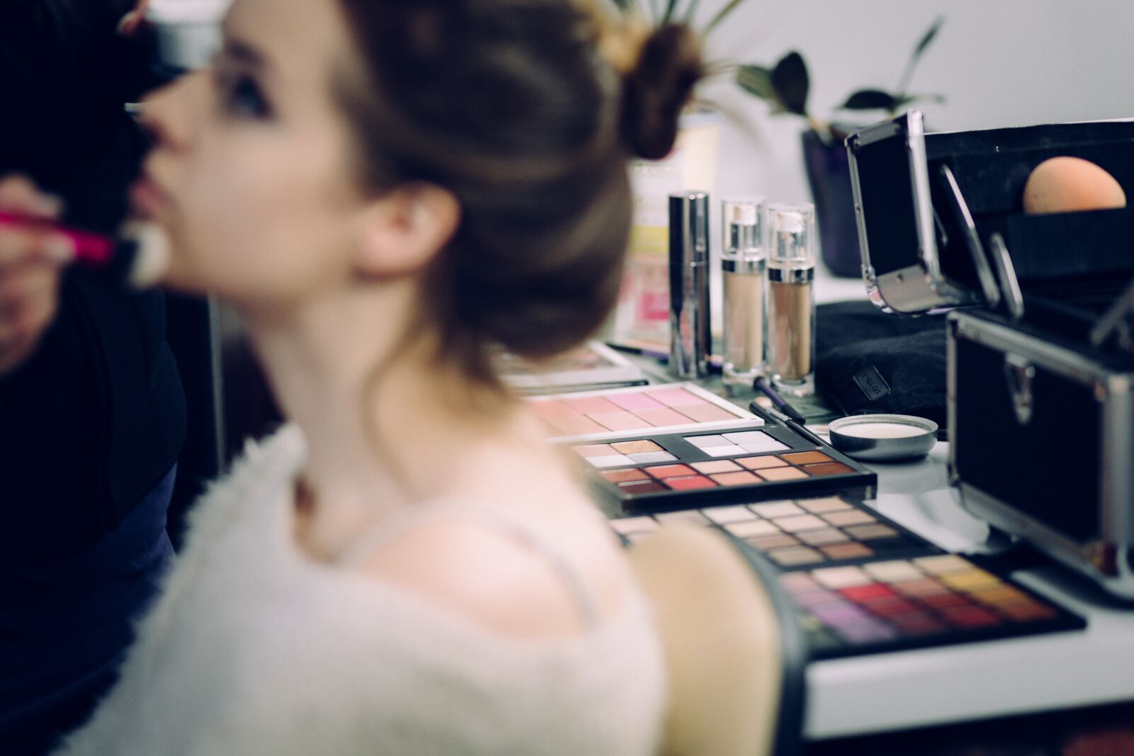 Canon EF 85mm F1.8 USM sample photo. Makeup, people, woman photography