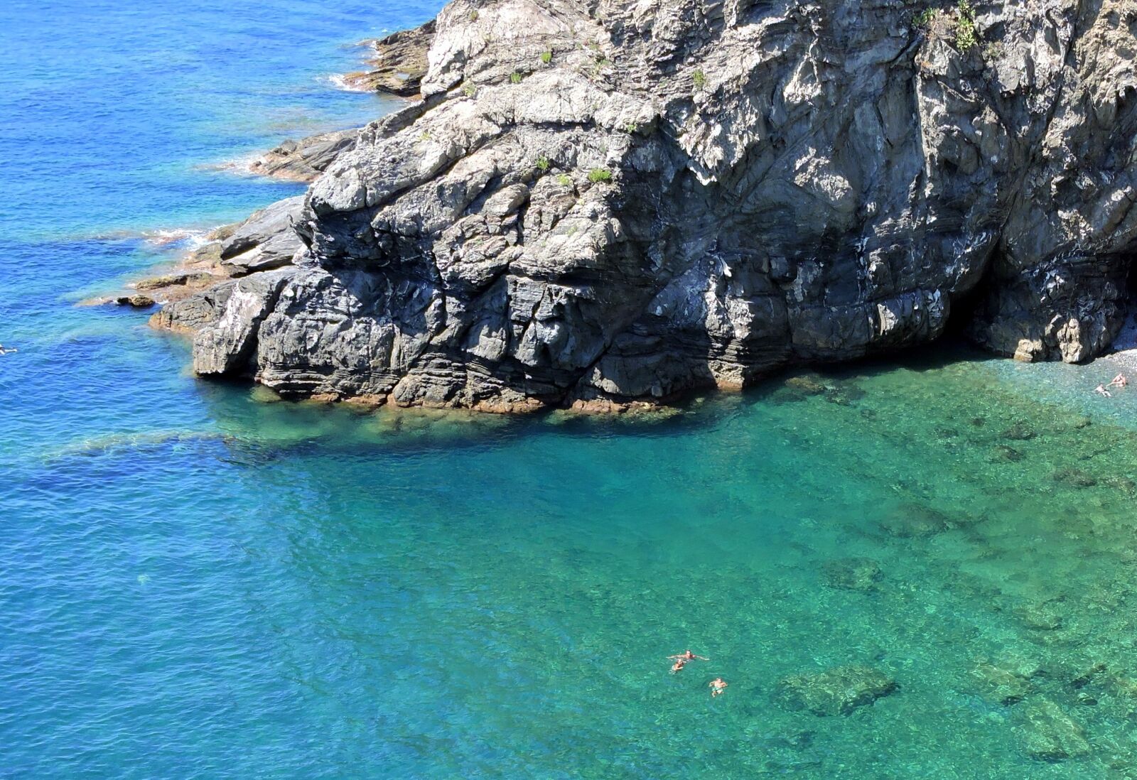 Nikon Coolpix P600 sample photo. Bay, rock, sea photography