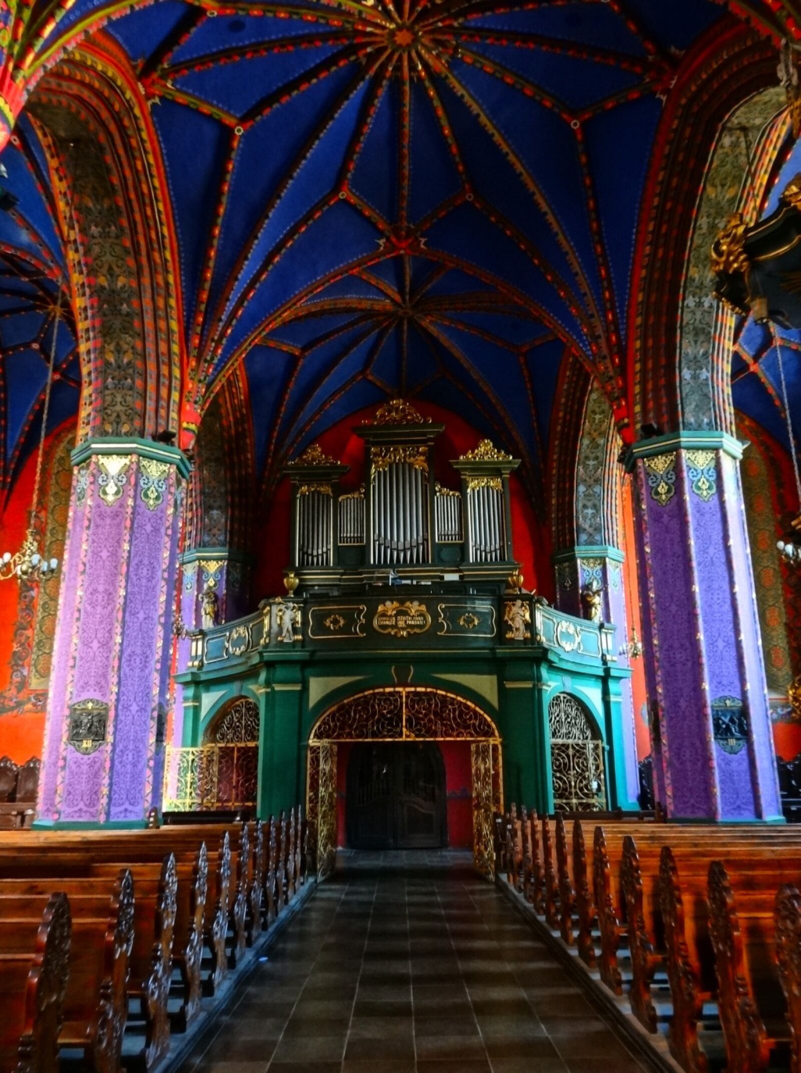 Sony Cyber-shot DSC-HX20V sample photo. Bydgoszcz, cathedral, interior photography