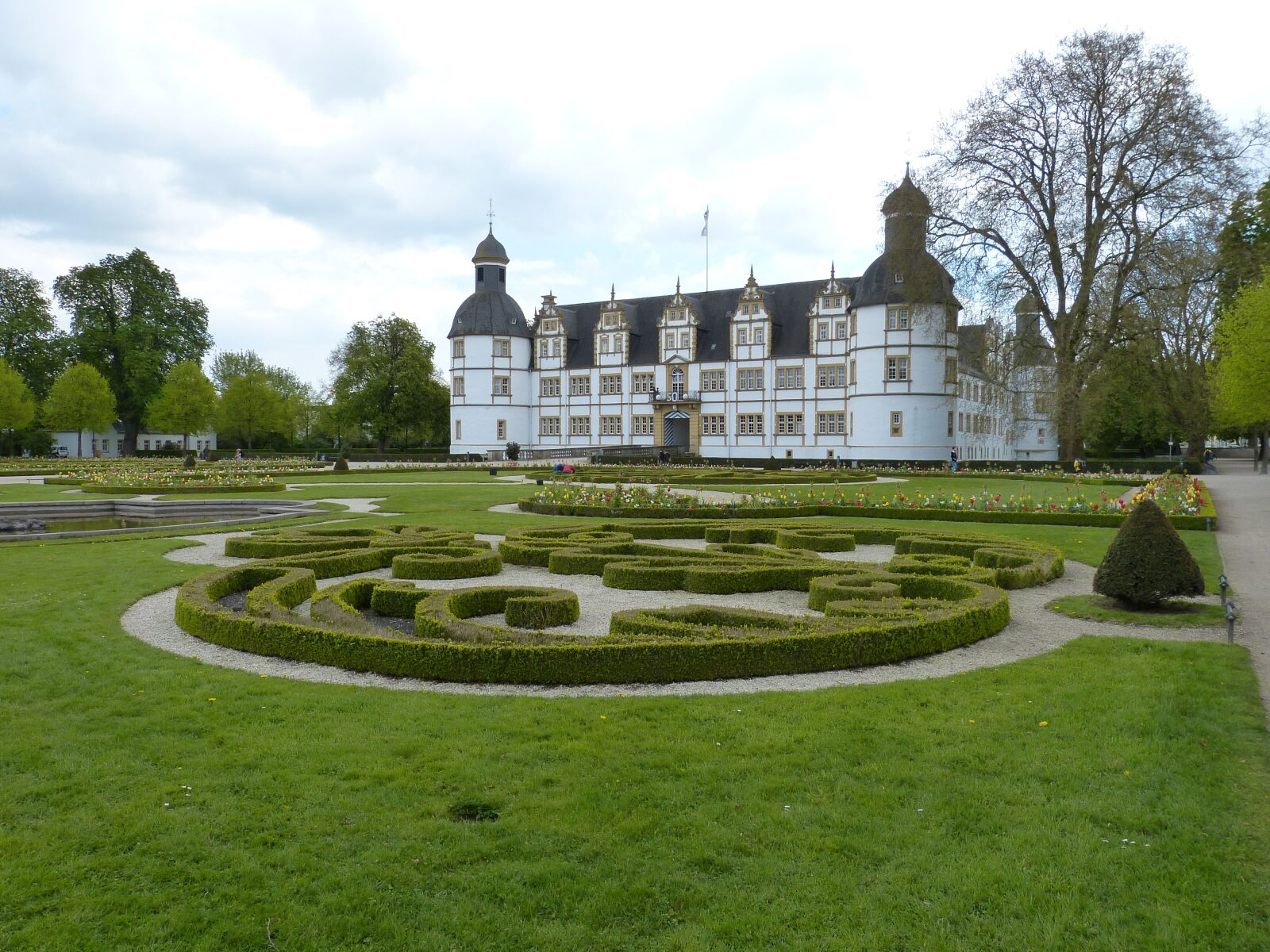 Panasonic Lumix DMC-FZ150 sample photo. Paderborn, castle, neuhaus photography