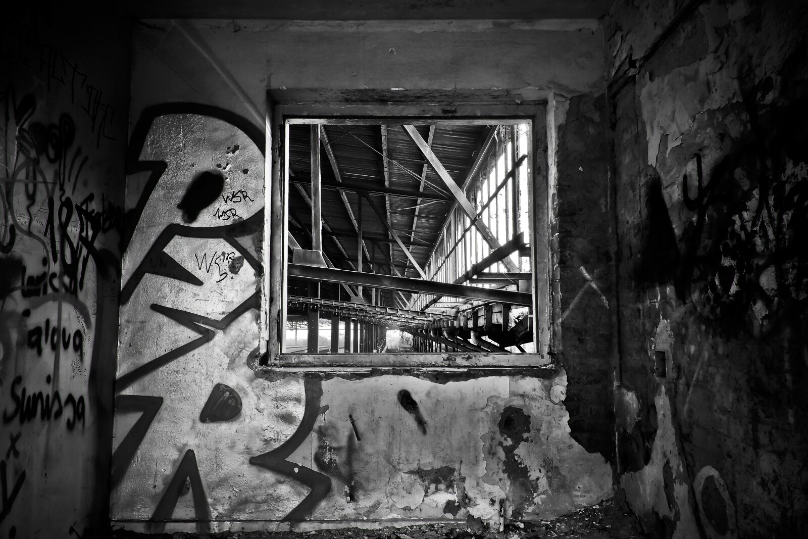 Olympus OM-D E-M10 sample photo. Lost places, old, decay photography