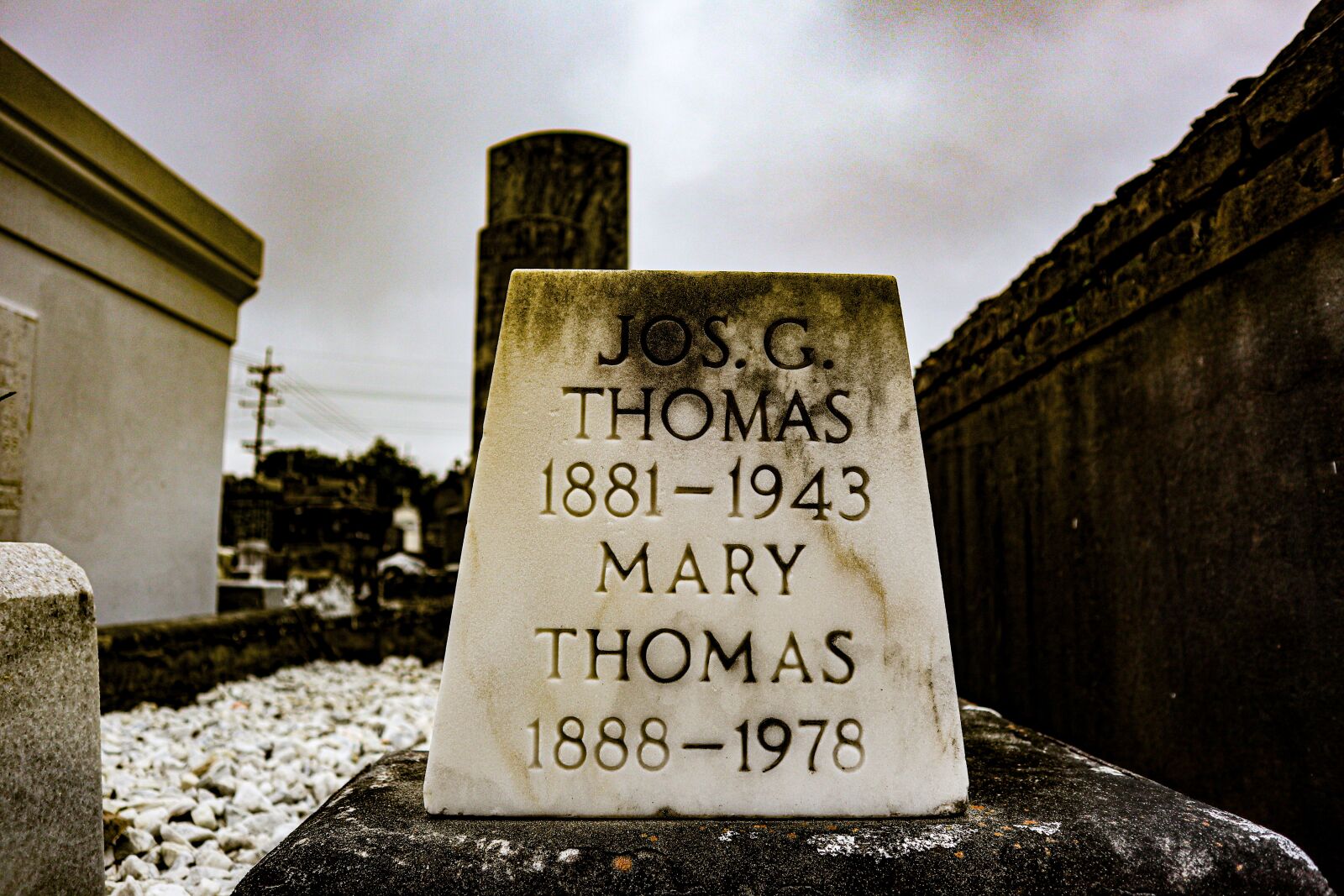 Canon EOS M6 sample photo. Cemetery, graveyard, tombstone photography