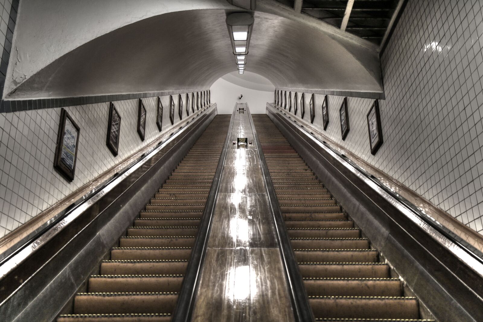 Canon EOS 70D sample photo. Antwerp, escalator, architecture photography