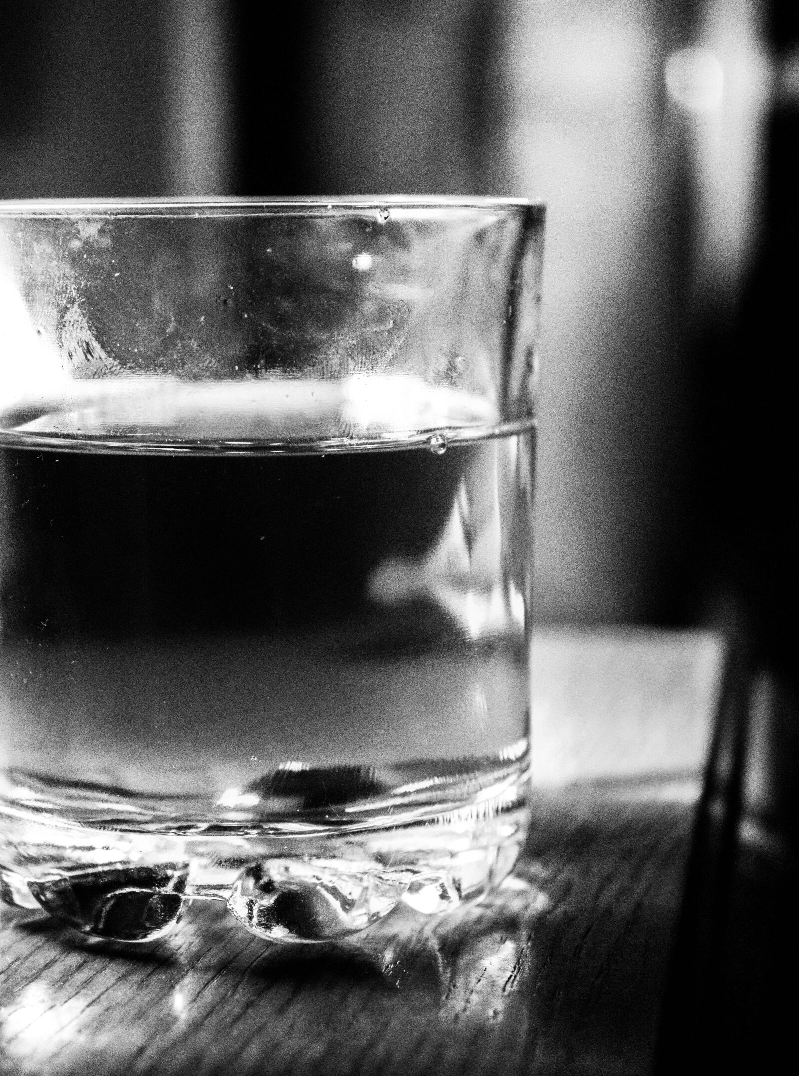 Canon EOS 77D (EOS 9000D / EOS 770D) sample photo. Black and white, whisky photography