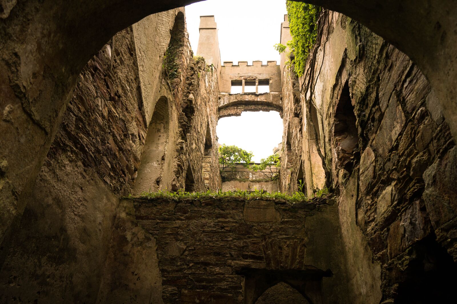 Sony a6500 + Sony Vario-Tessar T* E 16-70mm F4 ZA OSS sample photo. Castle, ruin, middle ages photography