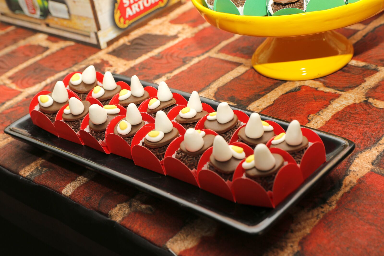 Canon EOS 70D sample photo. Party, doce, brigadeiro photography