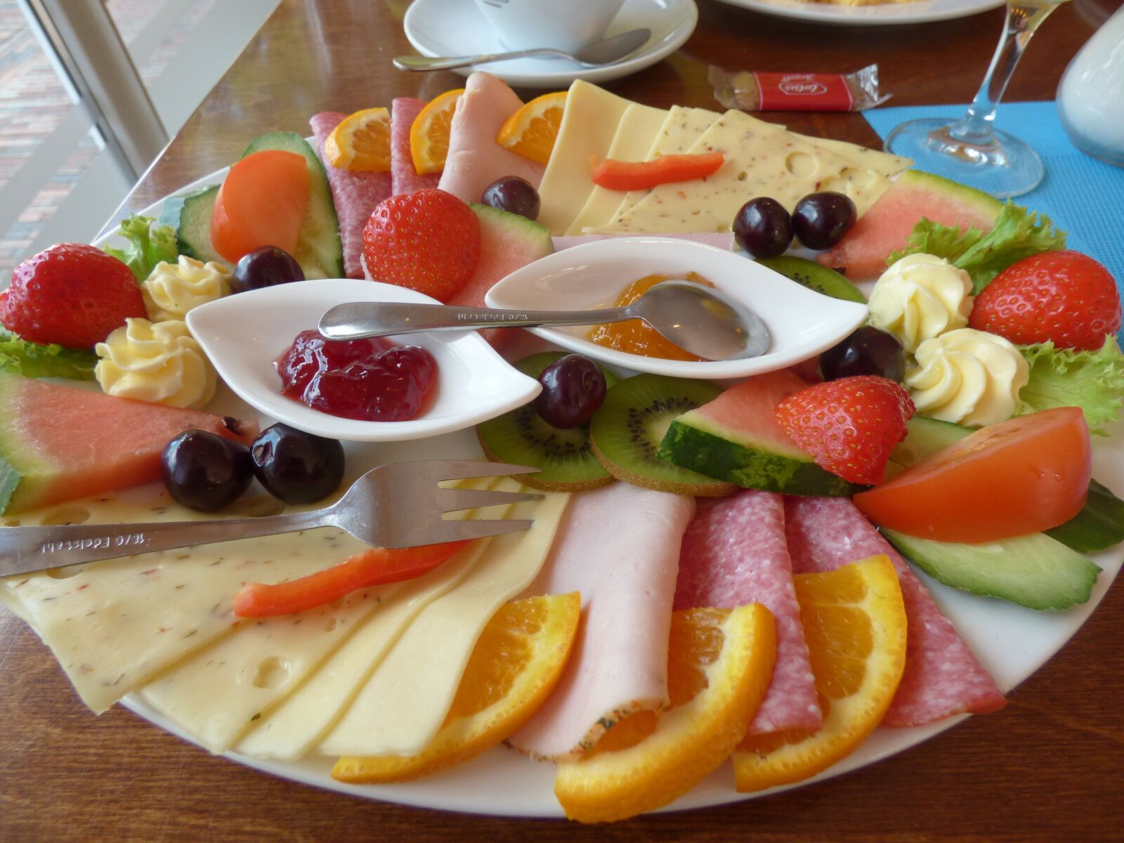 Panasonic DMC-FZ72 sample photo. Breakfast, cold cuts, decoration photography