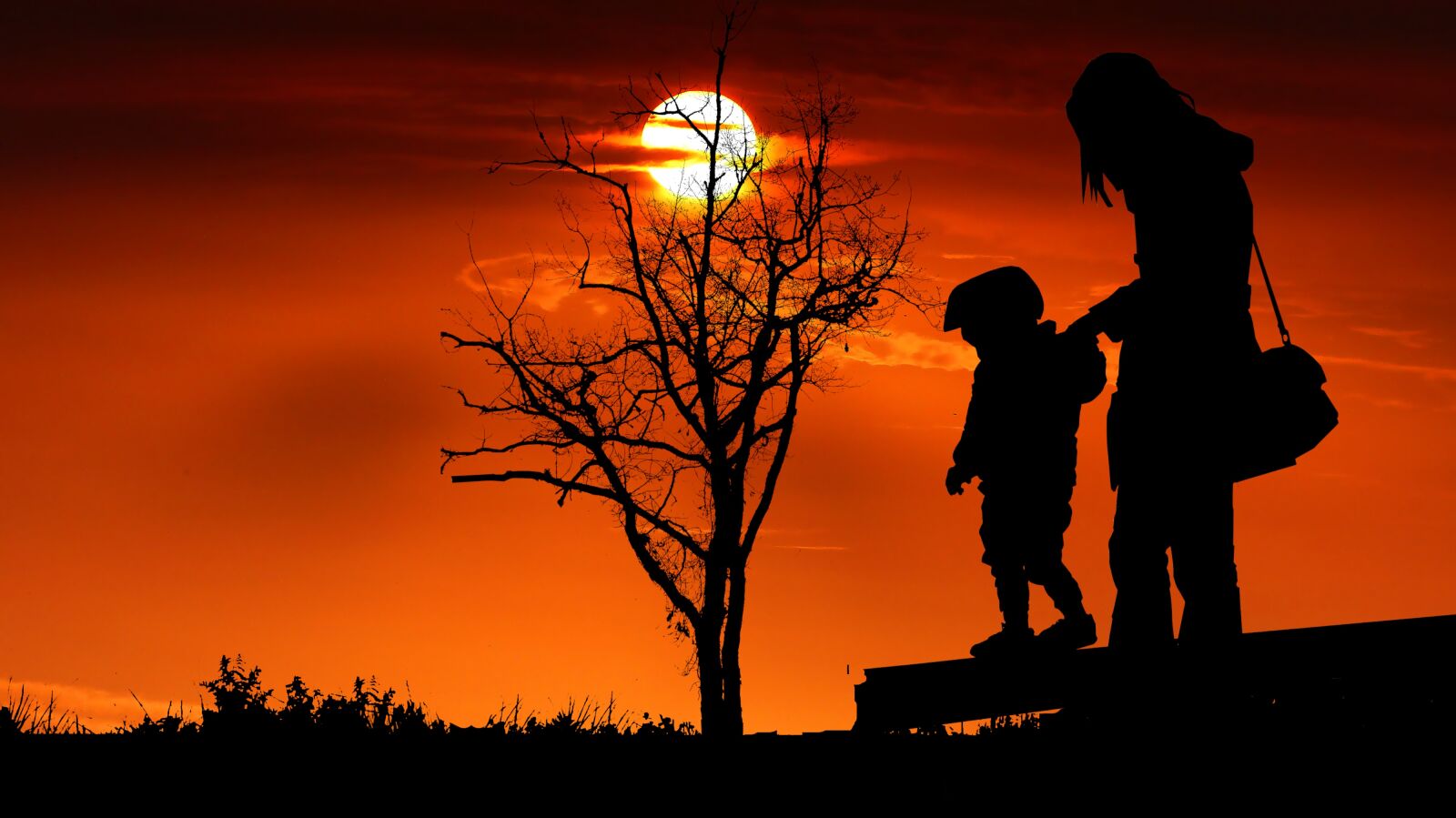 Panasonic Lumix DMC-FZ200 sample photo. Sunset, child, mother photography