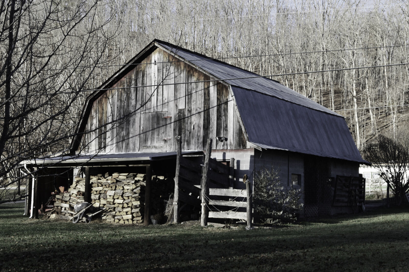 Nikon D3200 sample photo. Barn, building, farm, low photography