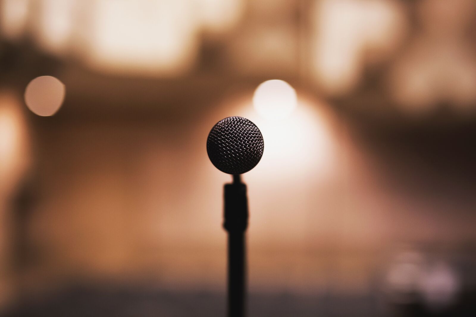 Canon EF 85mm F1.8 USM sample photo. Audio, concert, mic photography