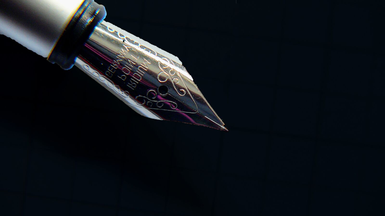 Leica V-LUX 1 sample photo. Filler, fountain pen, writing photography