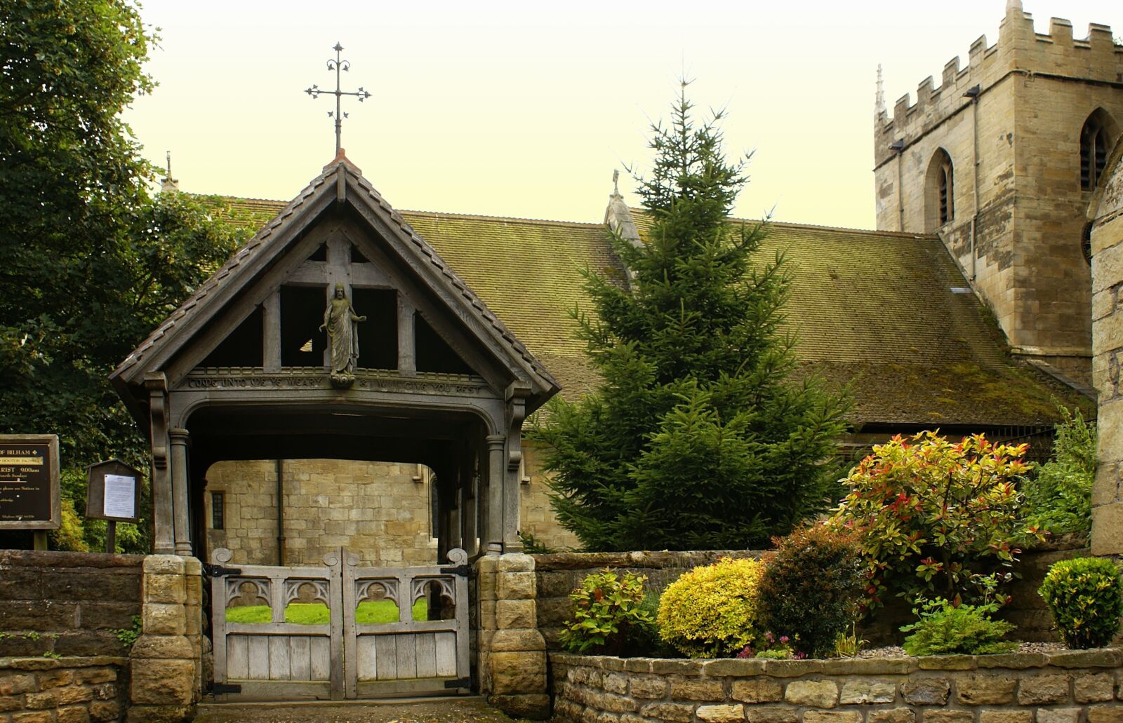 Sony Alpha DSLR-A100 sample photo. Church, jesus, cross photography