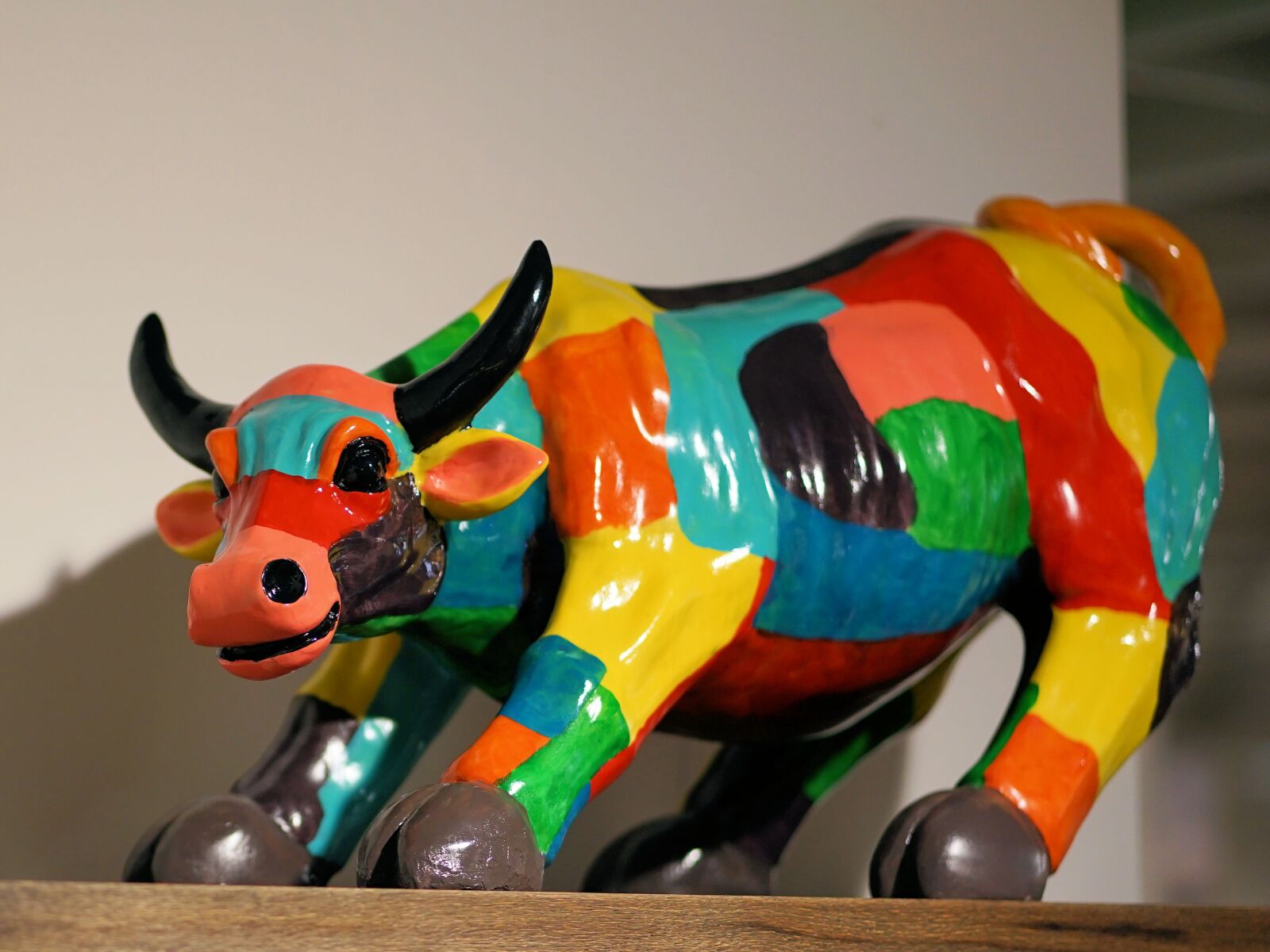 Sony a7 II + Sony FE 85mm F1.8 sample photo. Bull, interior design, setup photography