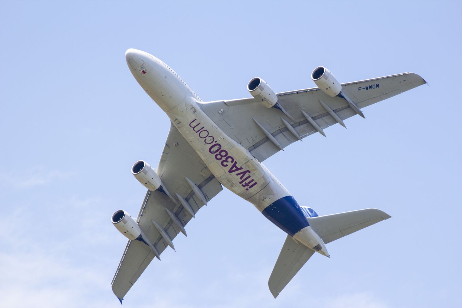 Canon EOS 600D (Rebel EOS T3i / EOS Kiss X5) sample photo. The airbus a380, airbus photography