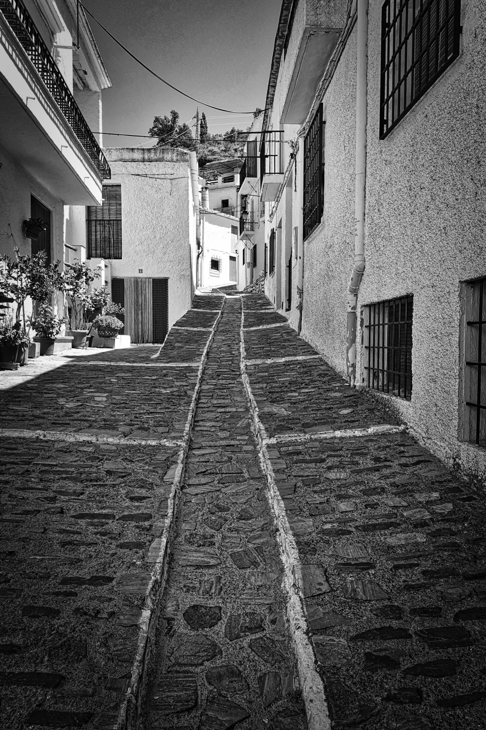 Sony Cyber-shot DSC-RX100 III sample photo. Alley, cobblestone, design photography