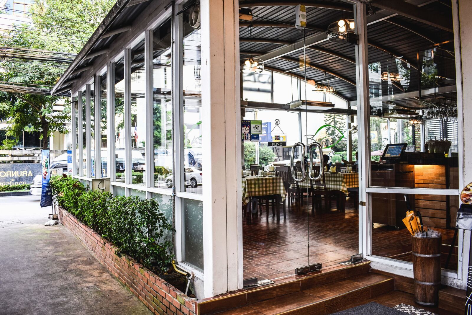 Nikon D3300 sample photo. Restaurant, glass, plant, table photography