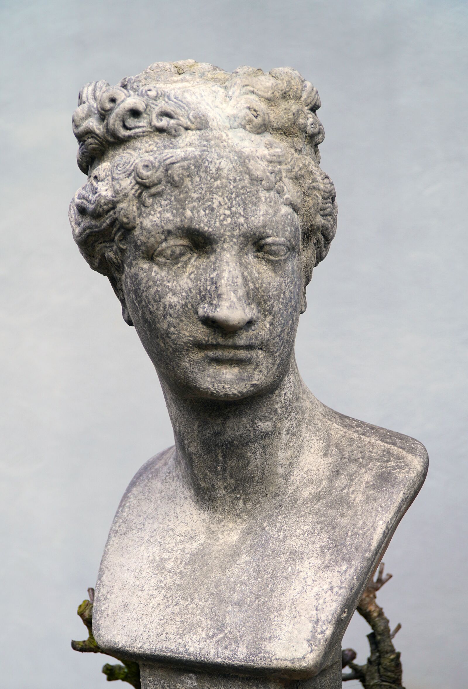 Sony E PZ 18-105mm F4 G OSS sample photo. Woman, sculpture, statue photography