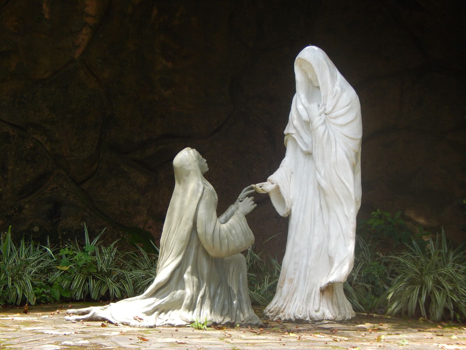 Nikon Coolpix L830 sample photo. Sculpture, jesus, catholic photography