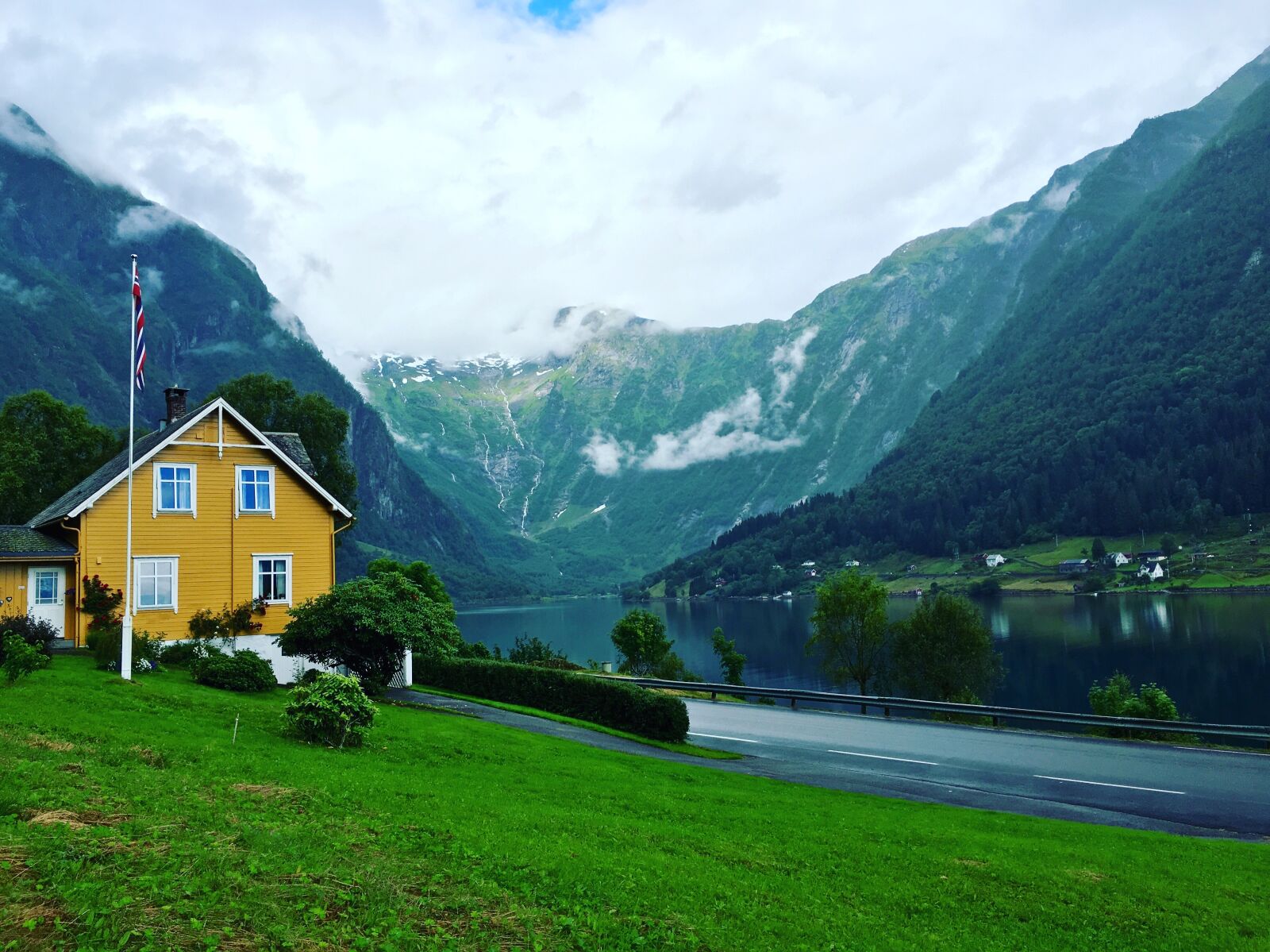 Apple iPhone 6s sample photo. Norway, house, lake photography