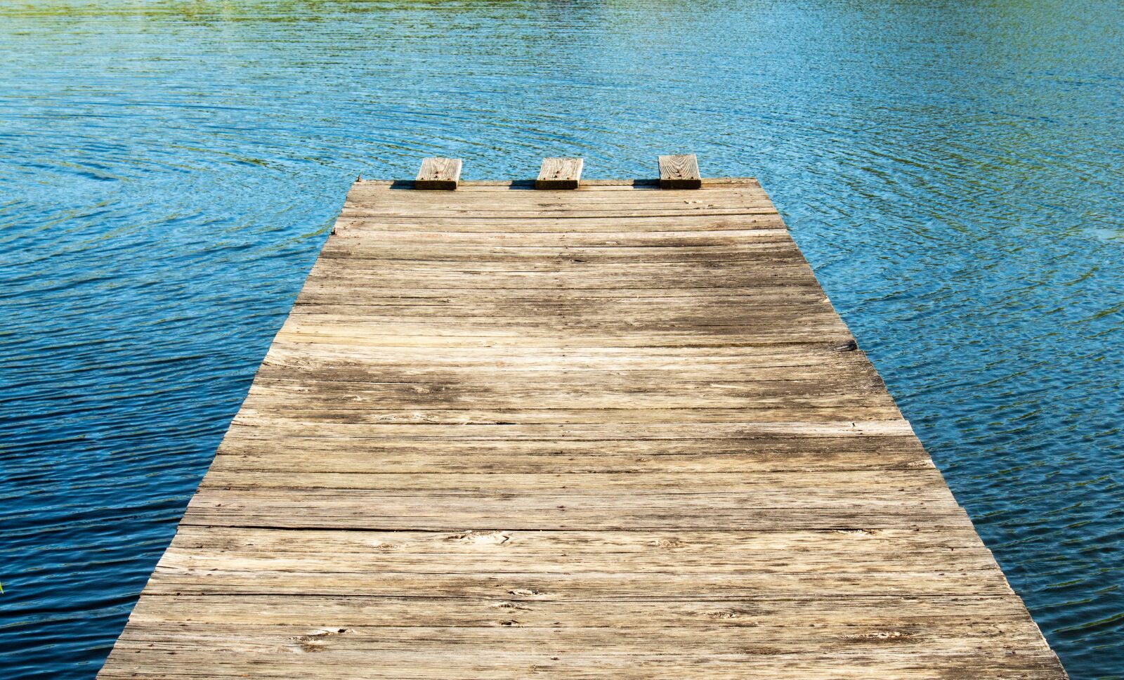 Canon EOS 1300D (EOS Rebel T6 / EOS Kiss X80) sample photo. Pier, wooden, lake photography