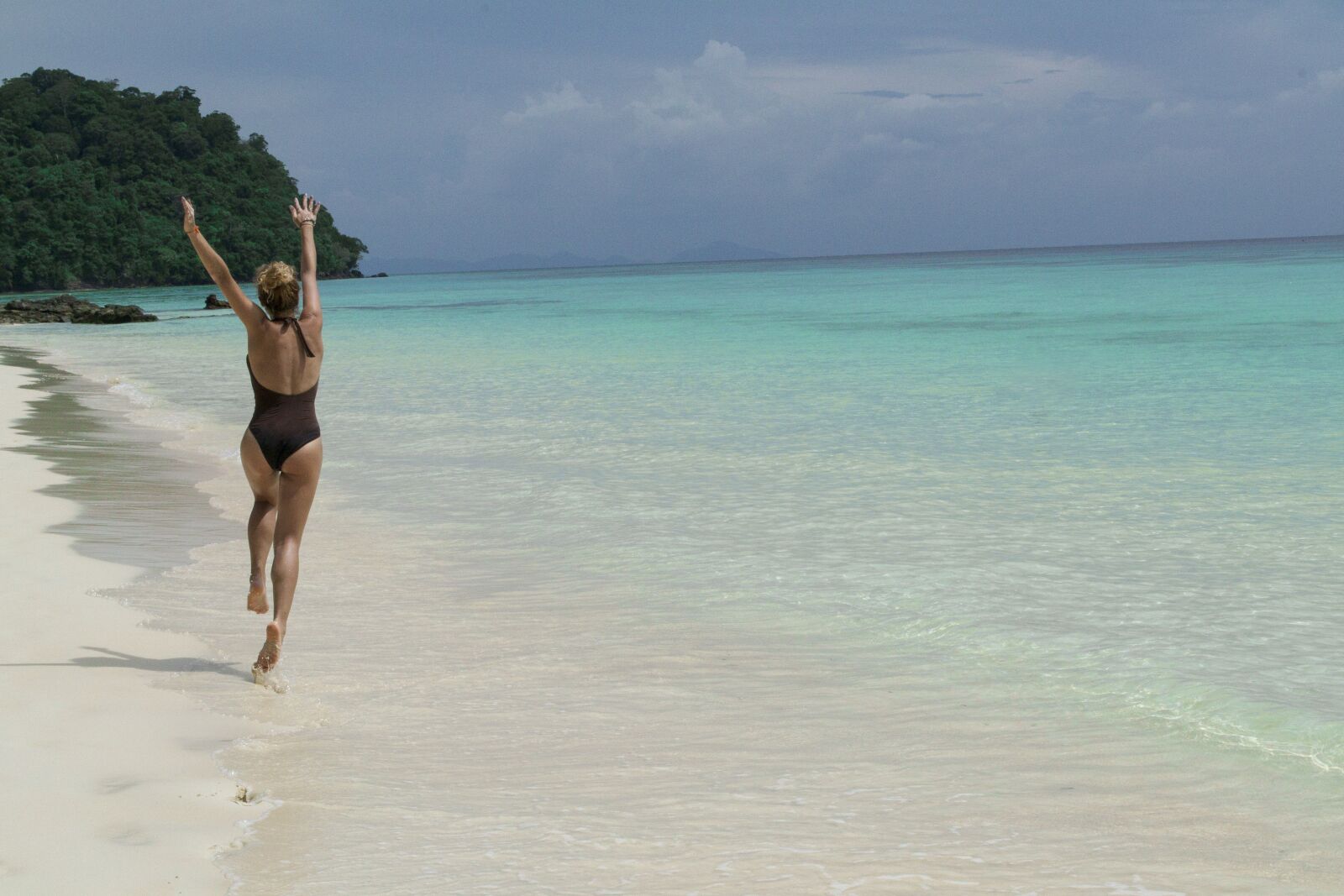 Nikon D3100 sample photo. Girl, beach, island photography