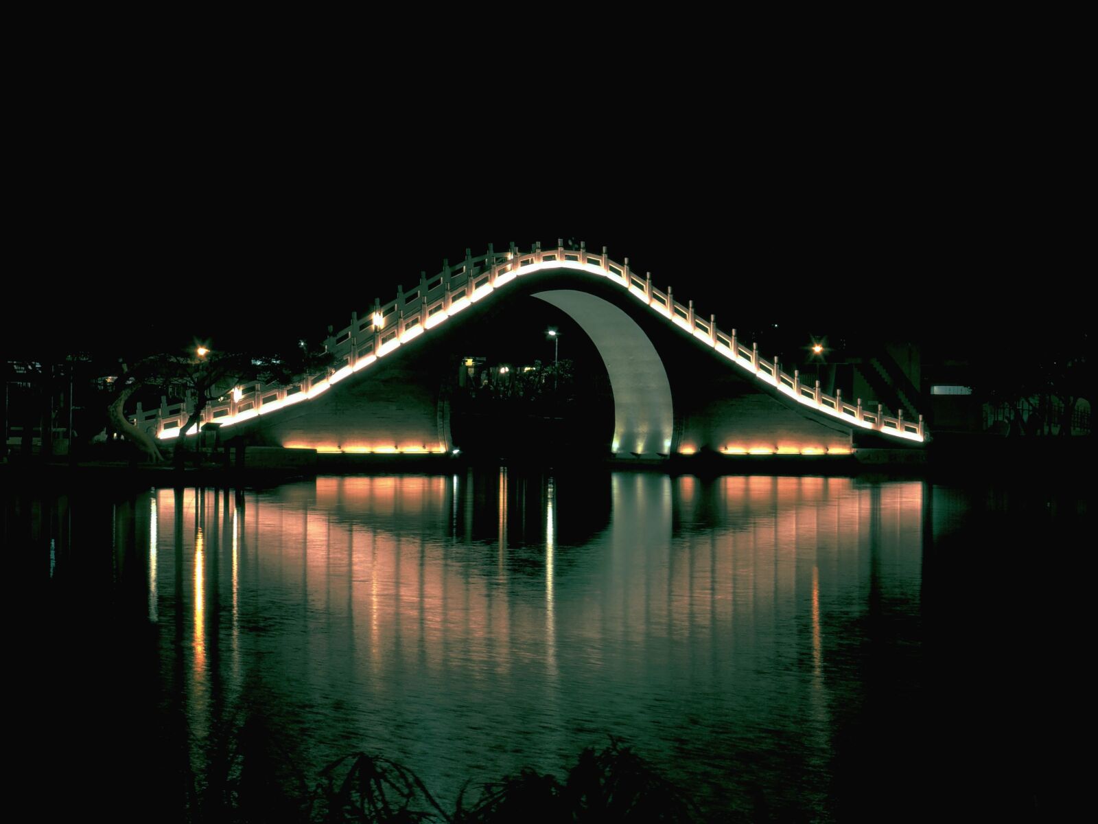 Nikon Coolpix P510 sample photo. Architecture, construction, bridge, river photography