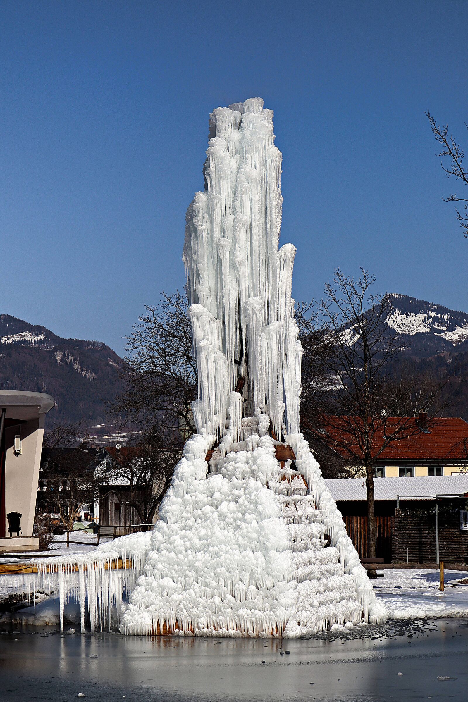Canon EF-M 15-45mm F3.5-6.3 IS STM sample photo. Ice, ice tower, snow photography
