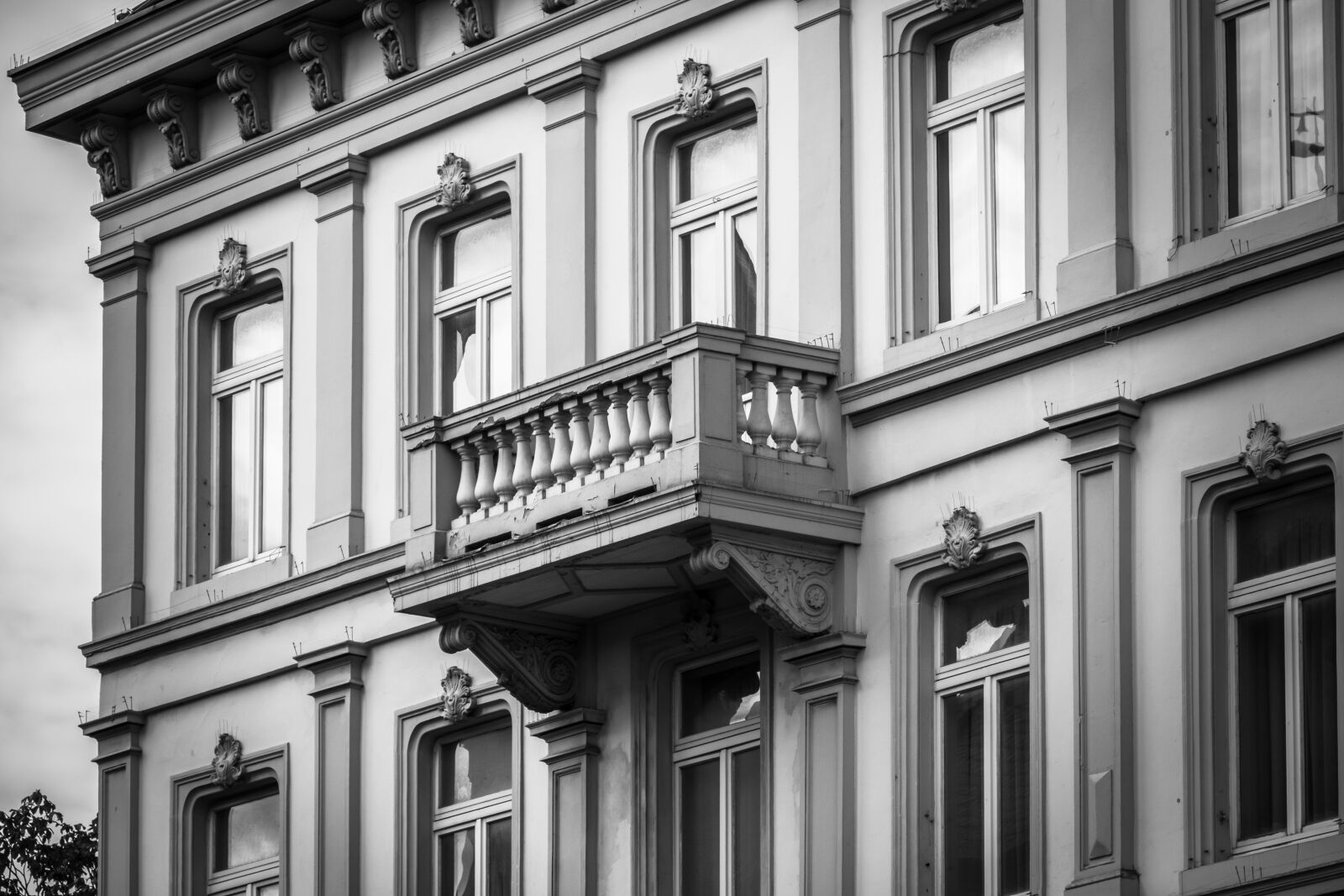 Canon PowerShot G3 X sample photo. House, balcony, house facade photography