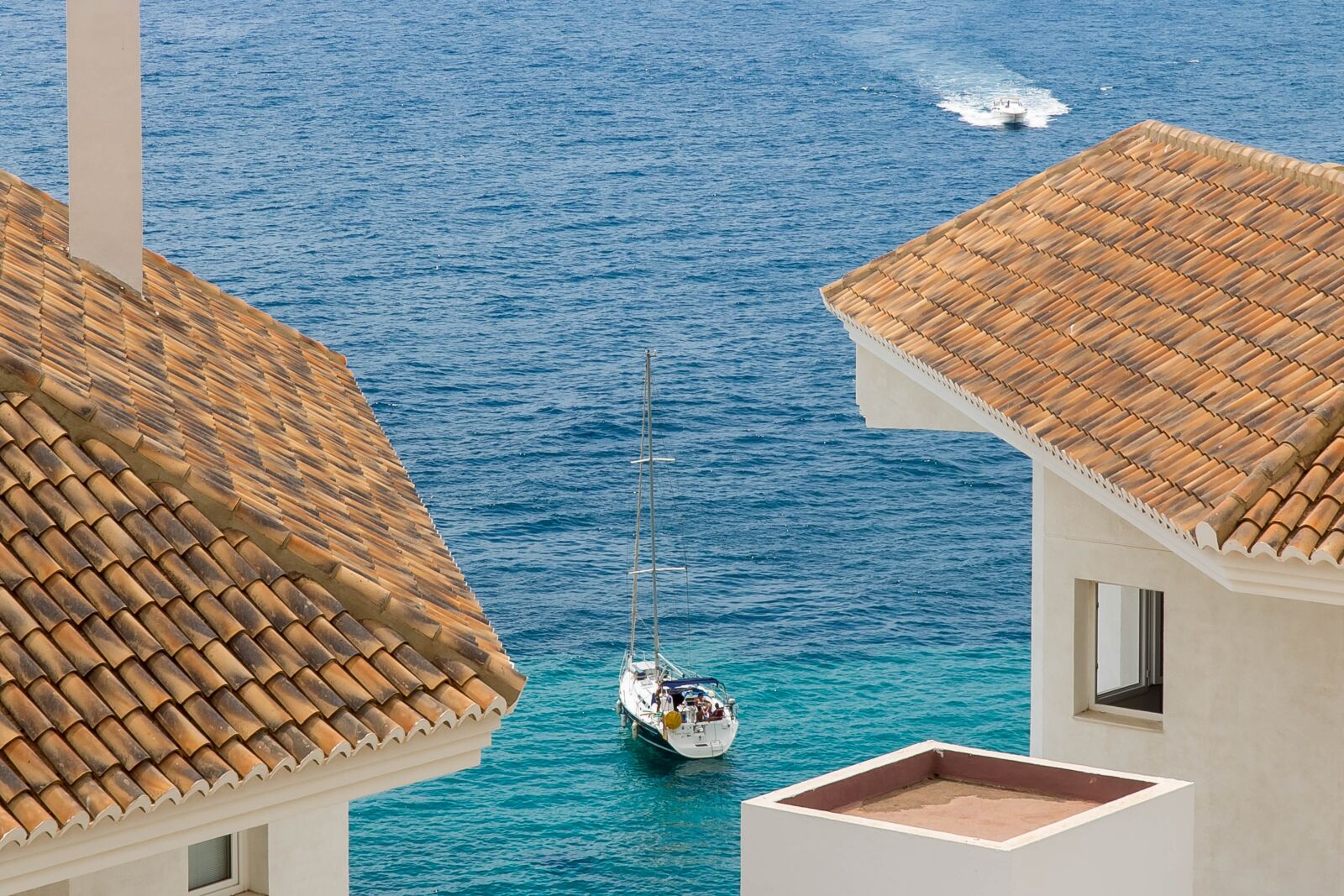Canon EOS 60D sample photo. Boat, blue, water photography