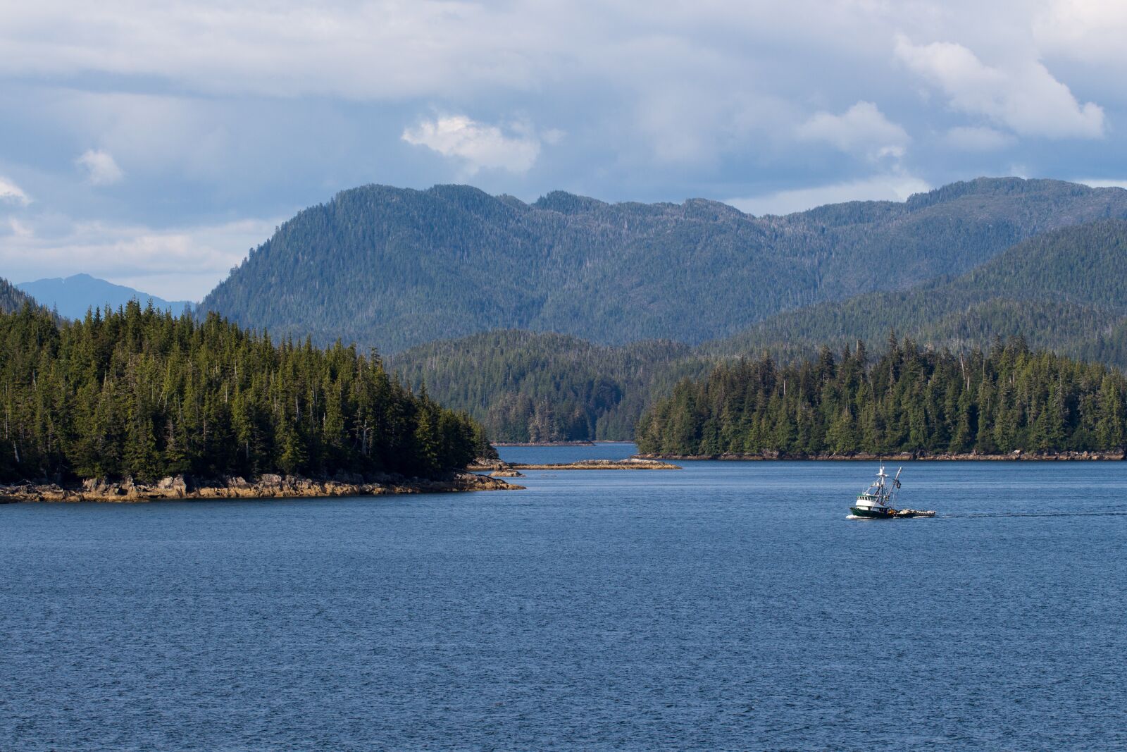 Canon EOS 700D (EOS Rebel T5i / EOS Kiss X7i) sample photo. Alaska, fishing, boat photography