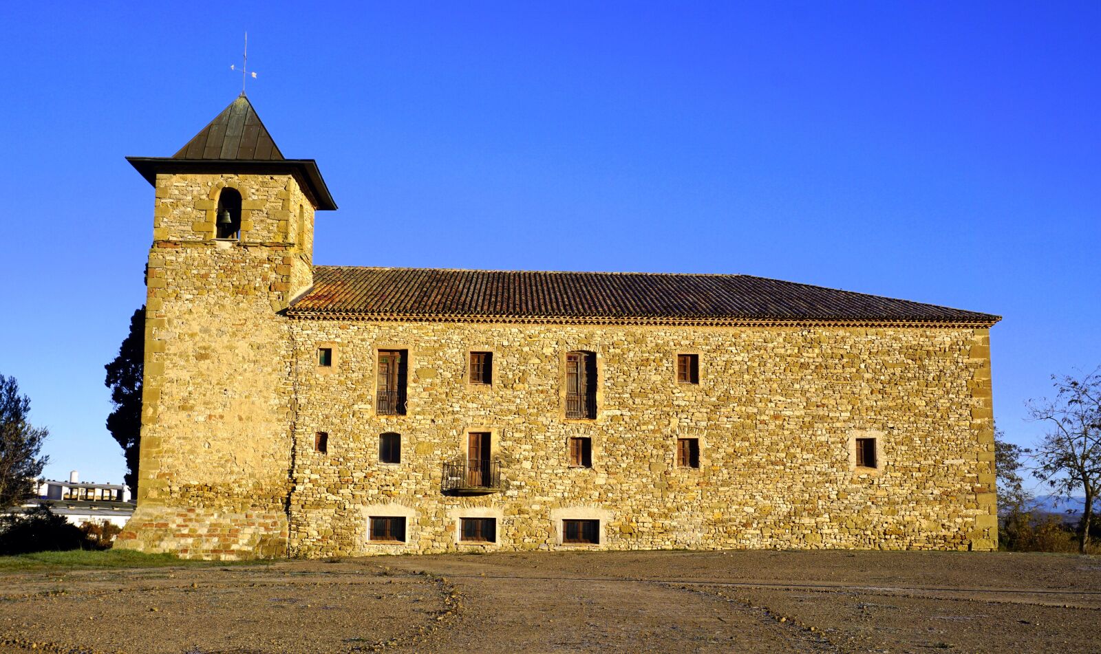 Sony E 16-50mm F3.5-5.6 PZ OSS sample photo. Monastery, religion, architecture photography
