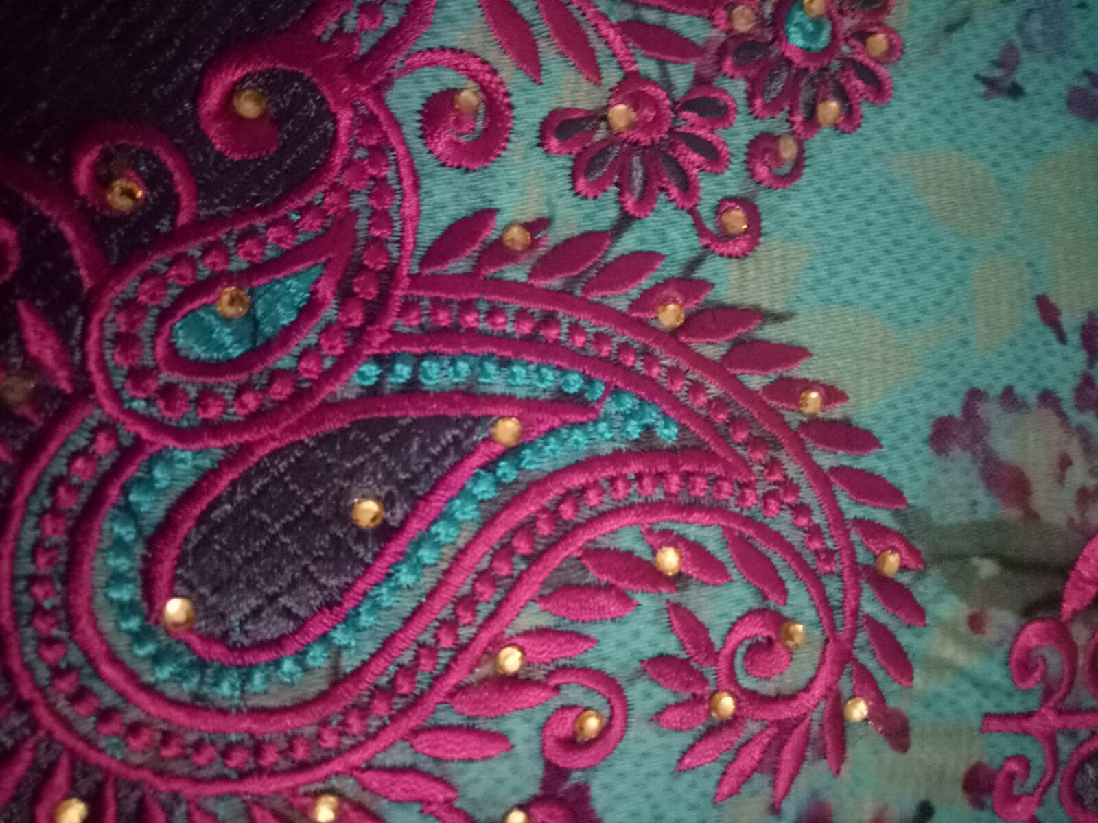 OPPO A1601 sample photo. Embroidery, print, design photography