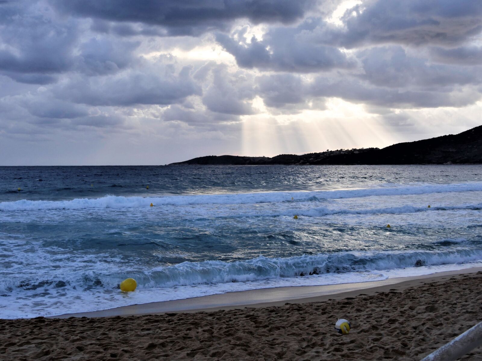 Panasonic DMC-G70 sample photo. Beach, clouds, sea photography