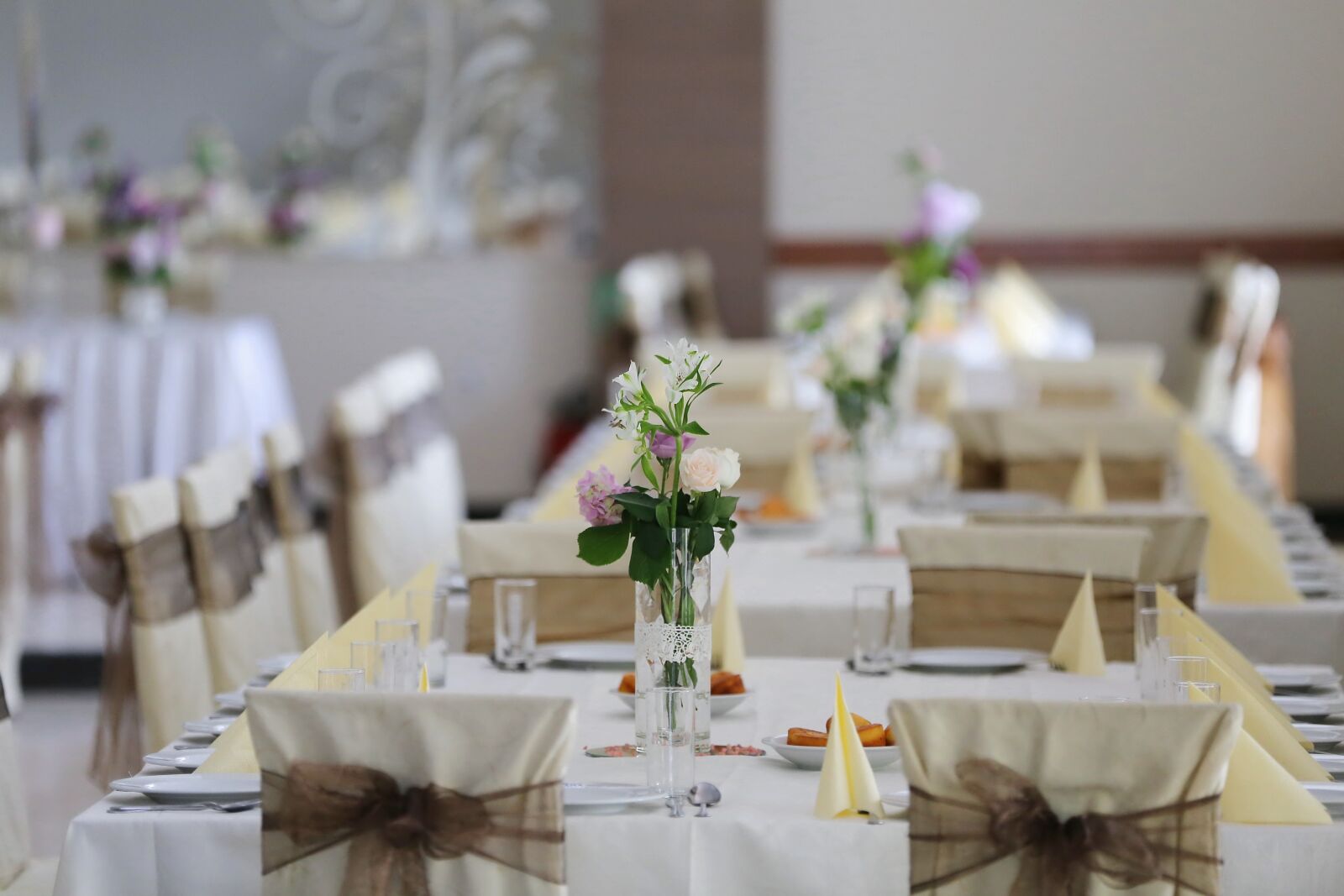 Canon EOS 6D sample photo. Dining area, lunchroom, empty photography